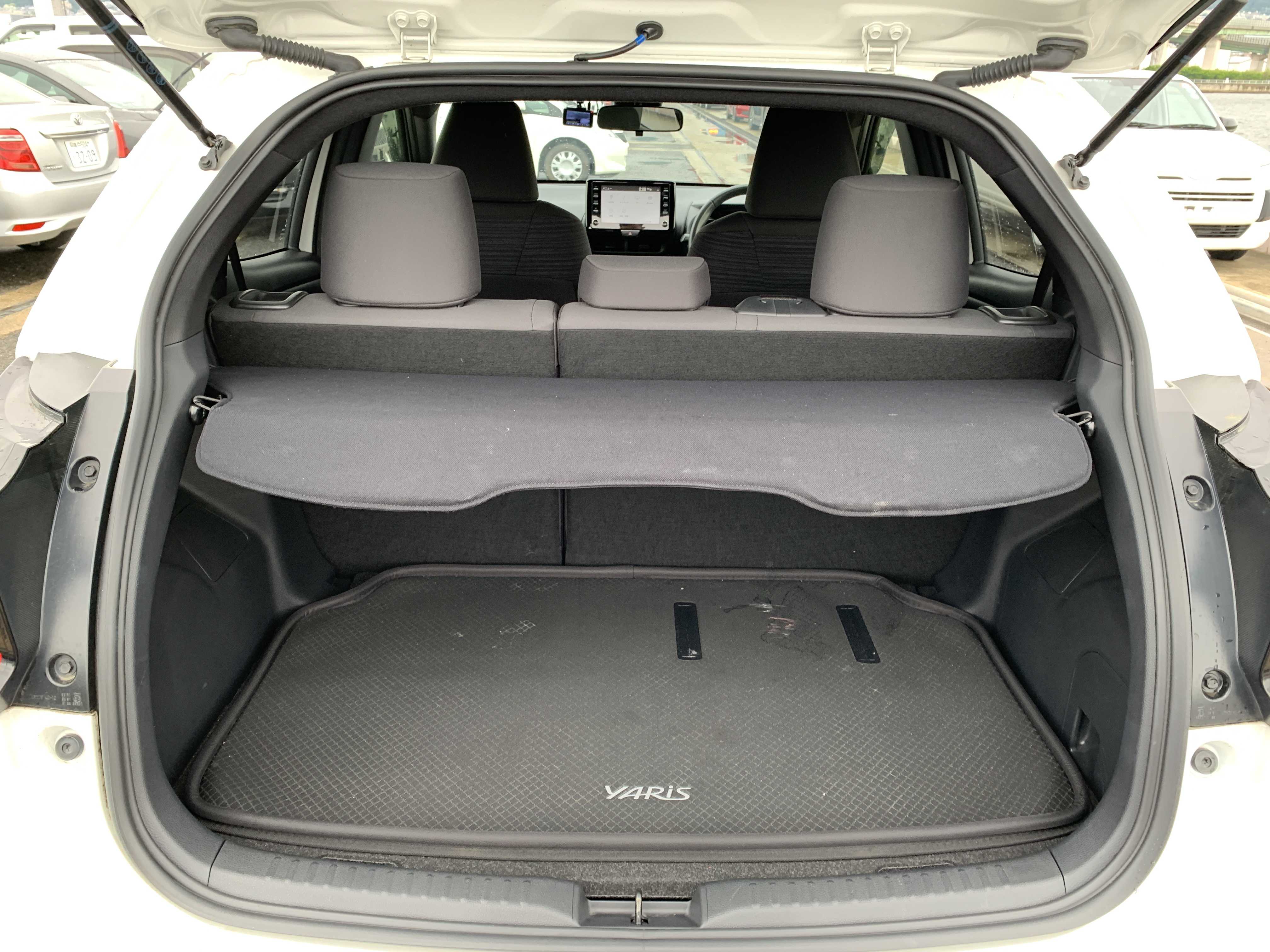 car-img