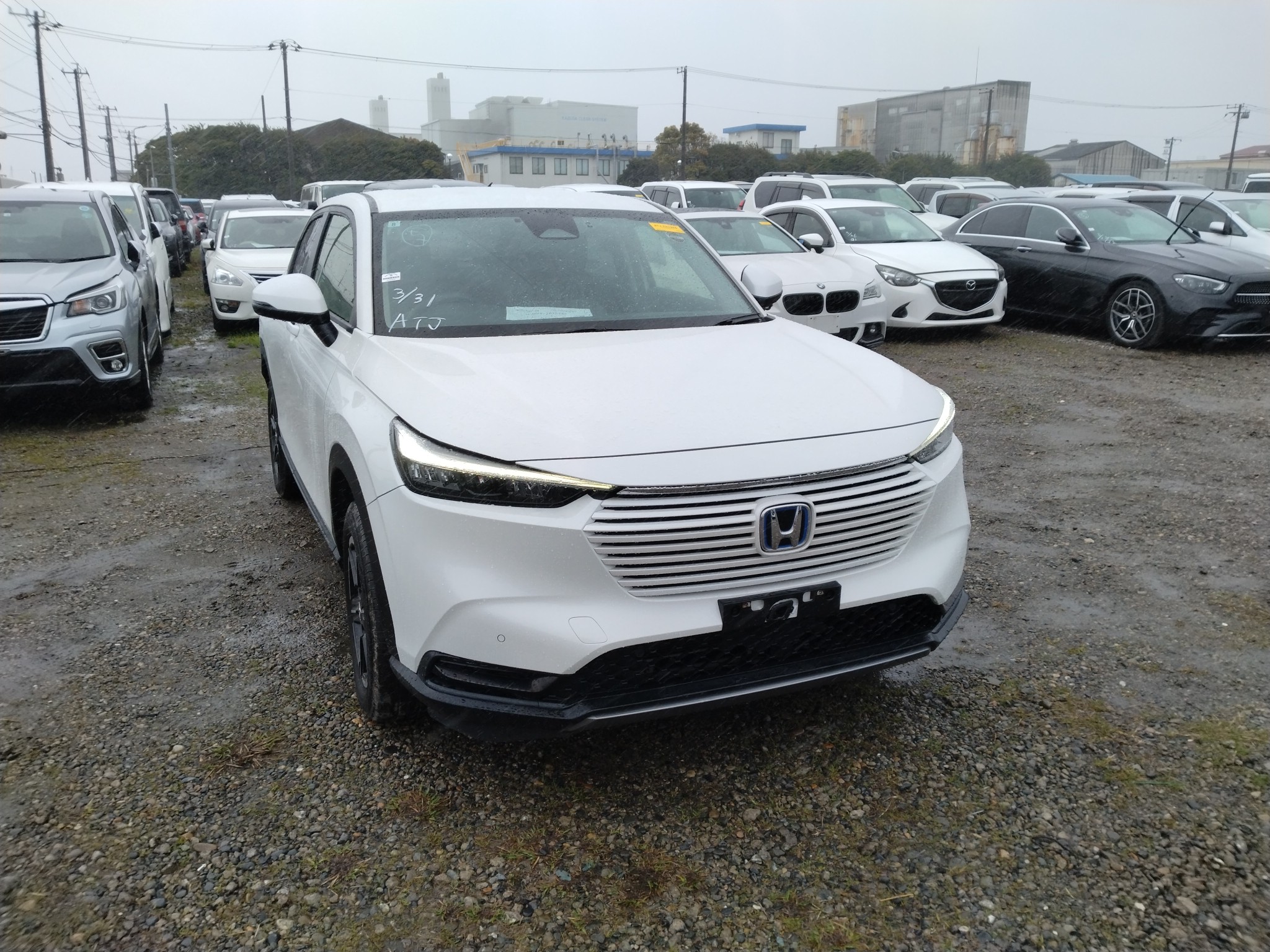 car-img