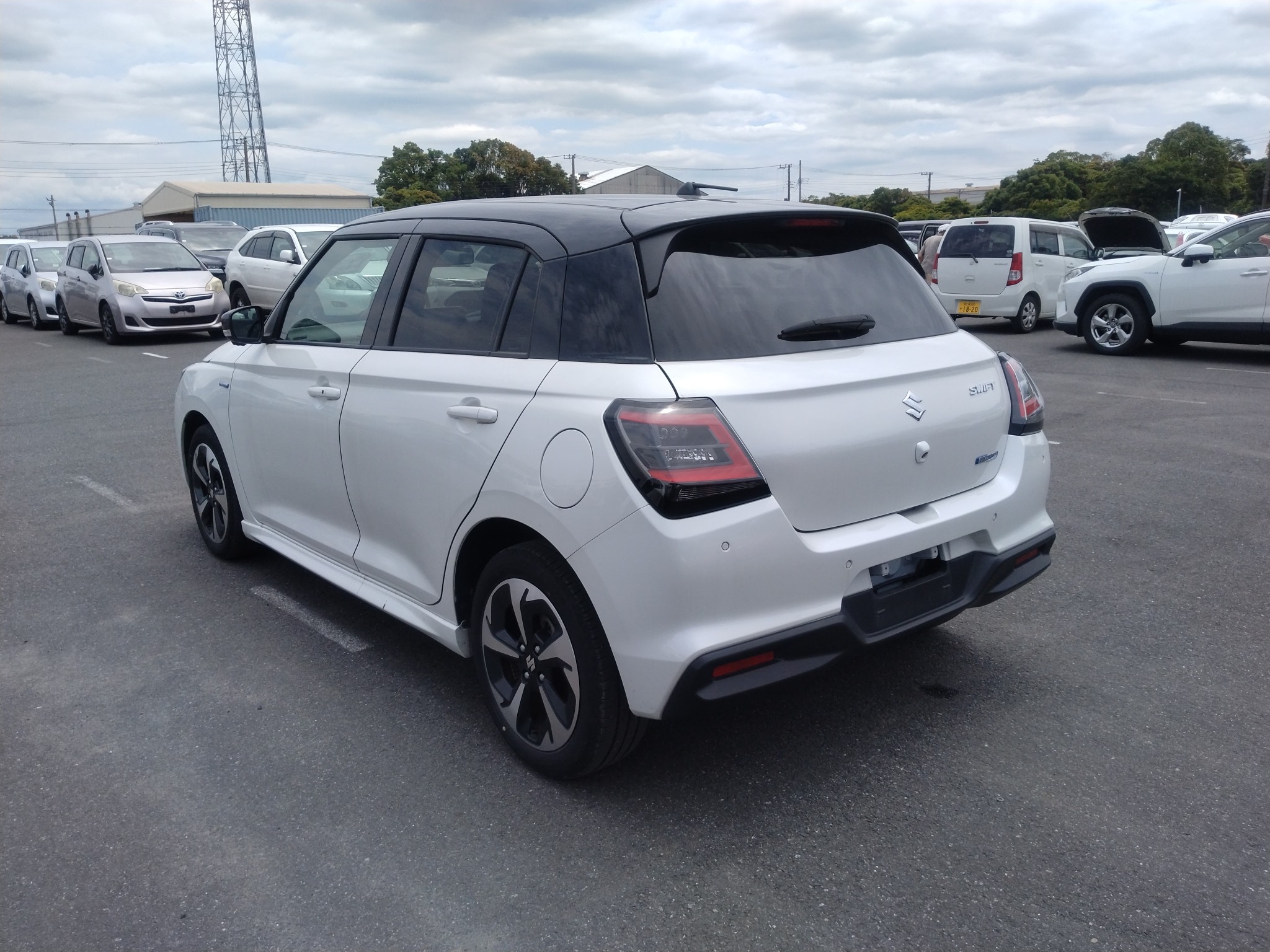 car-img
