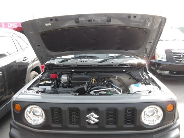 car-img