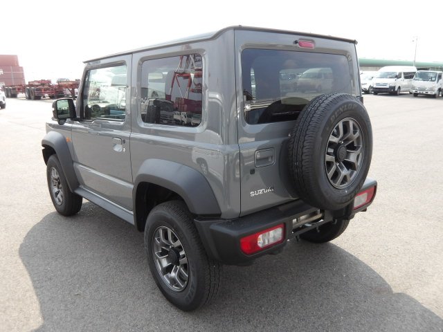 car-img
