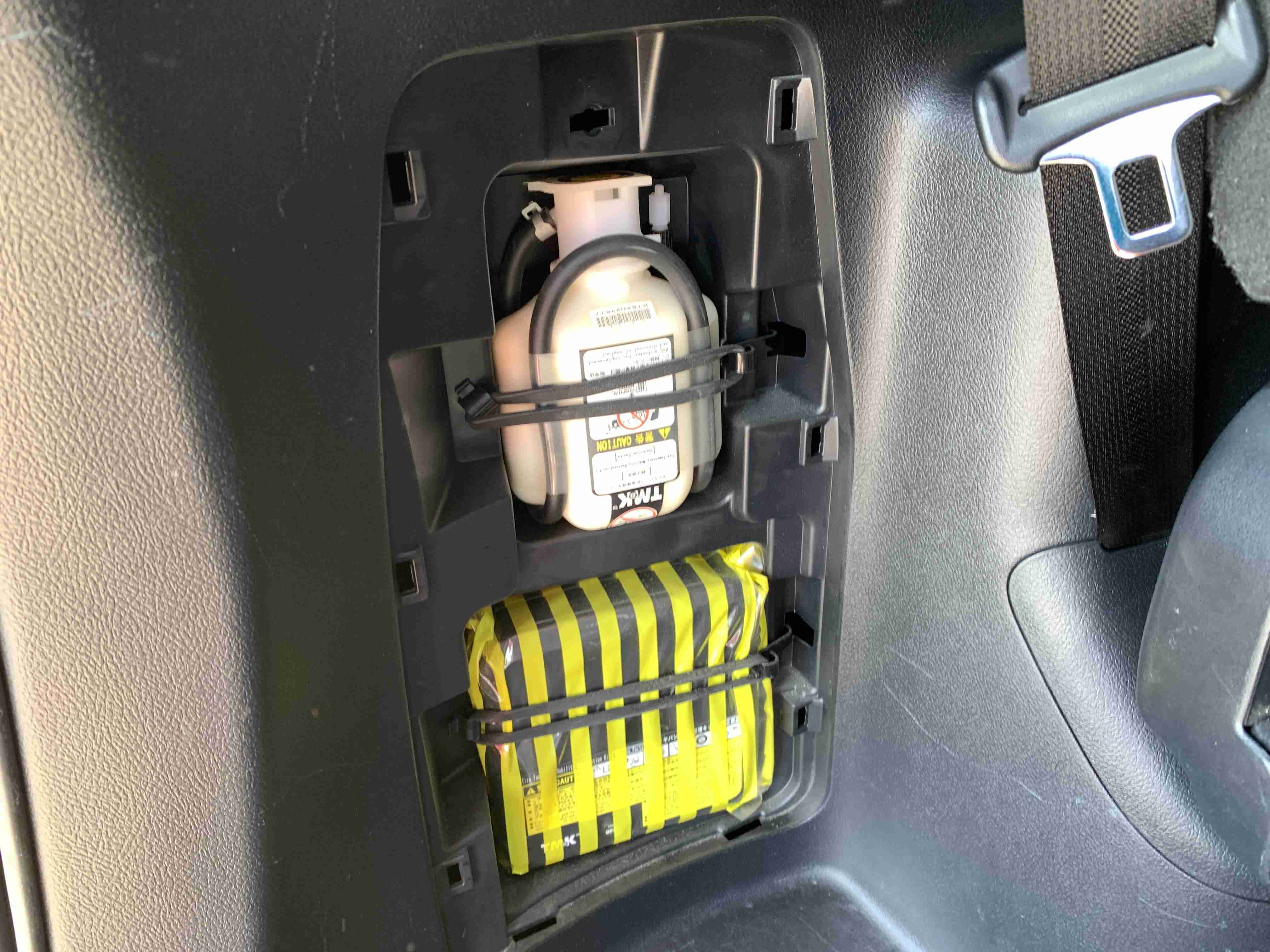car-img