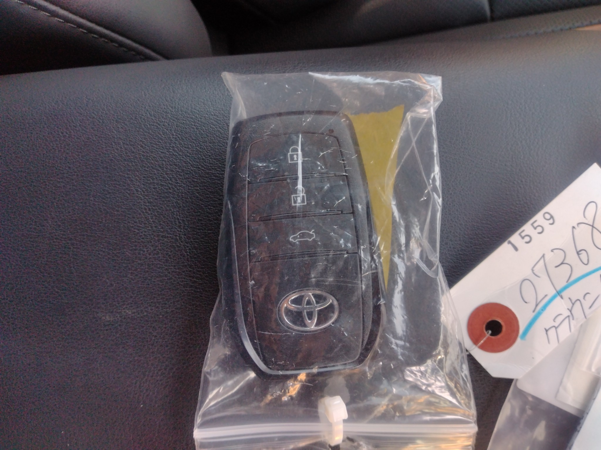 car-img