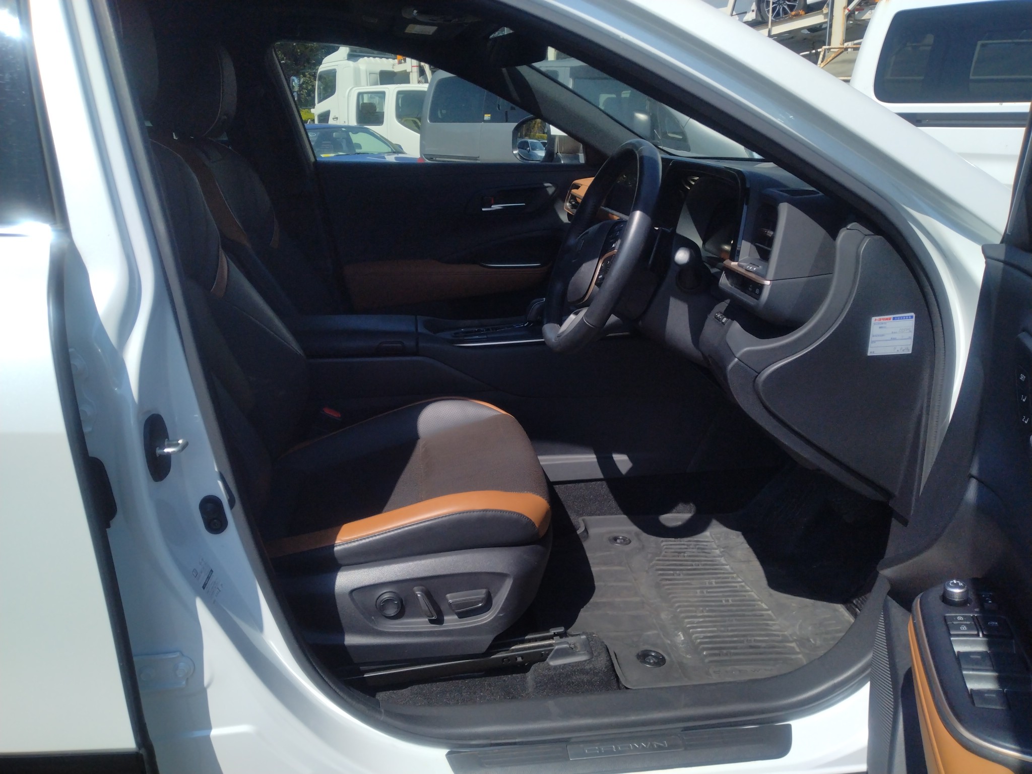 car-img