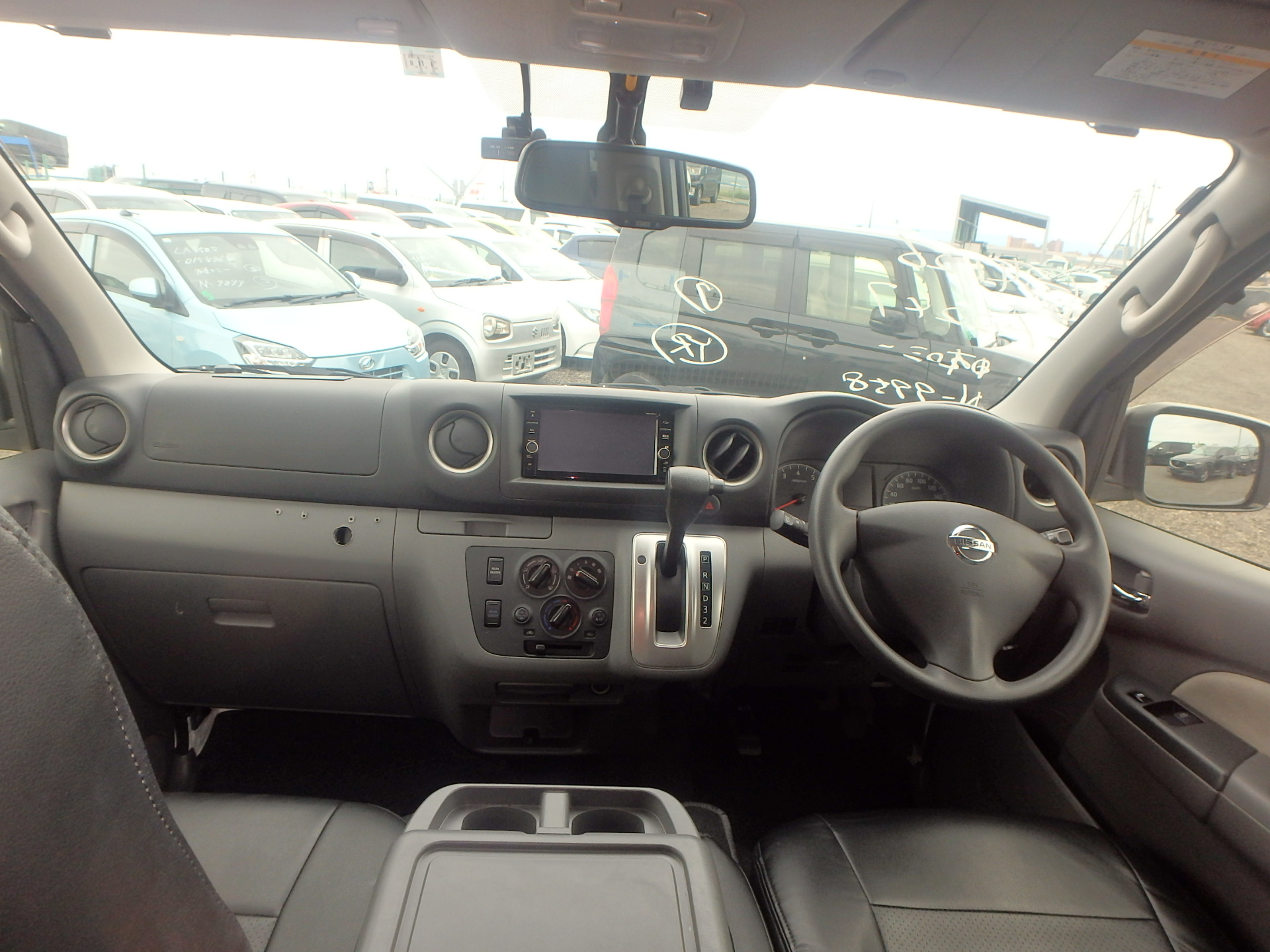 car-img