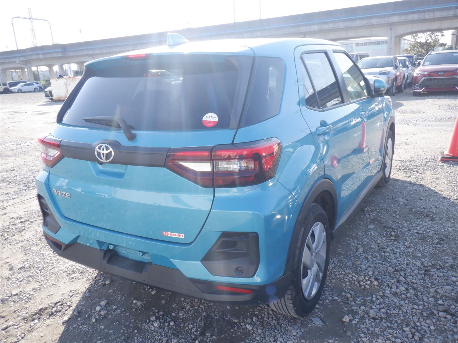 car-img