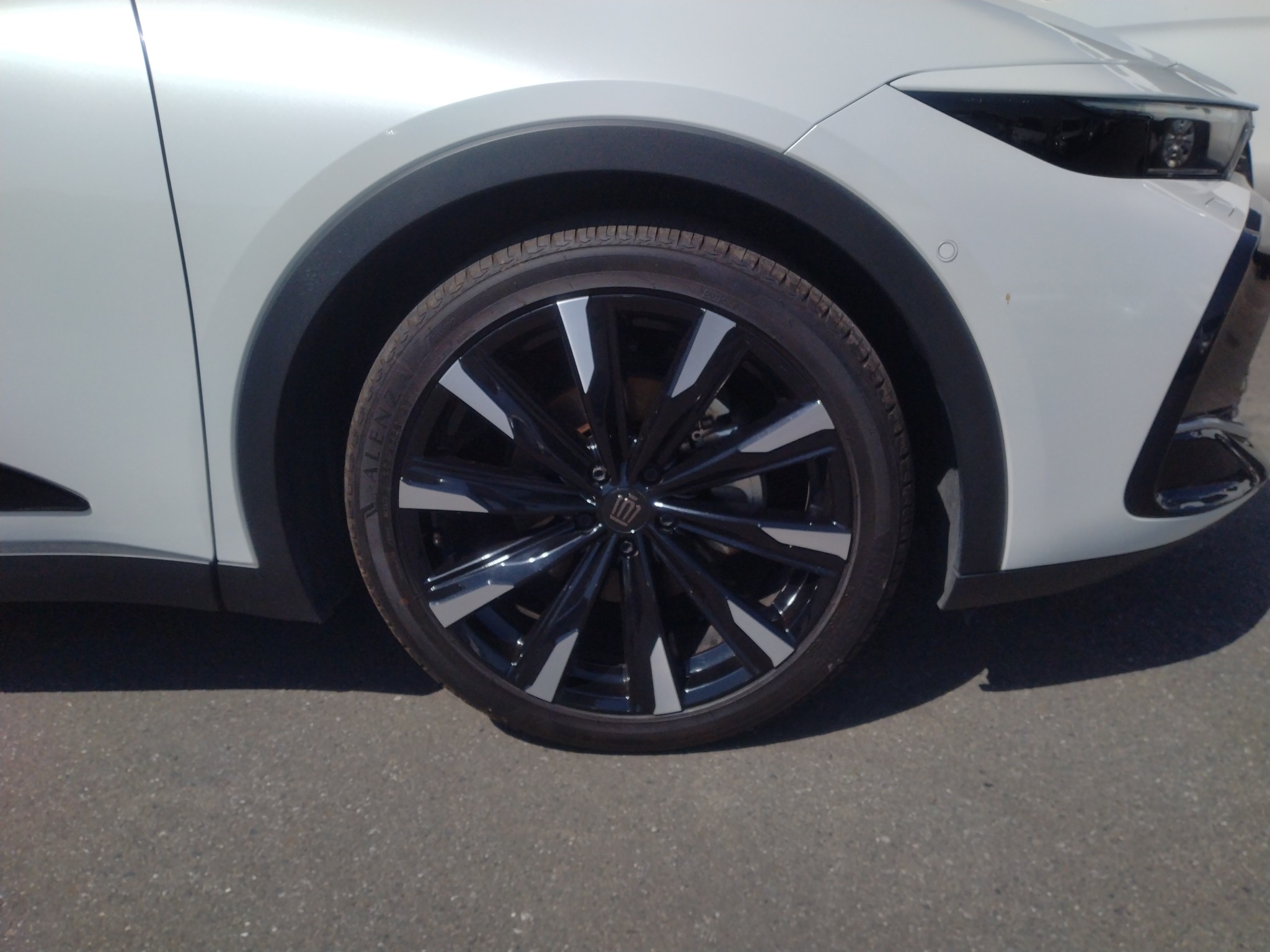 car-img