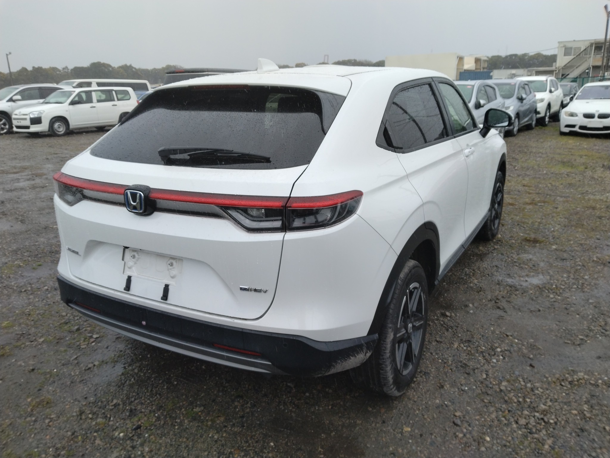 car-img