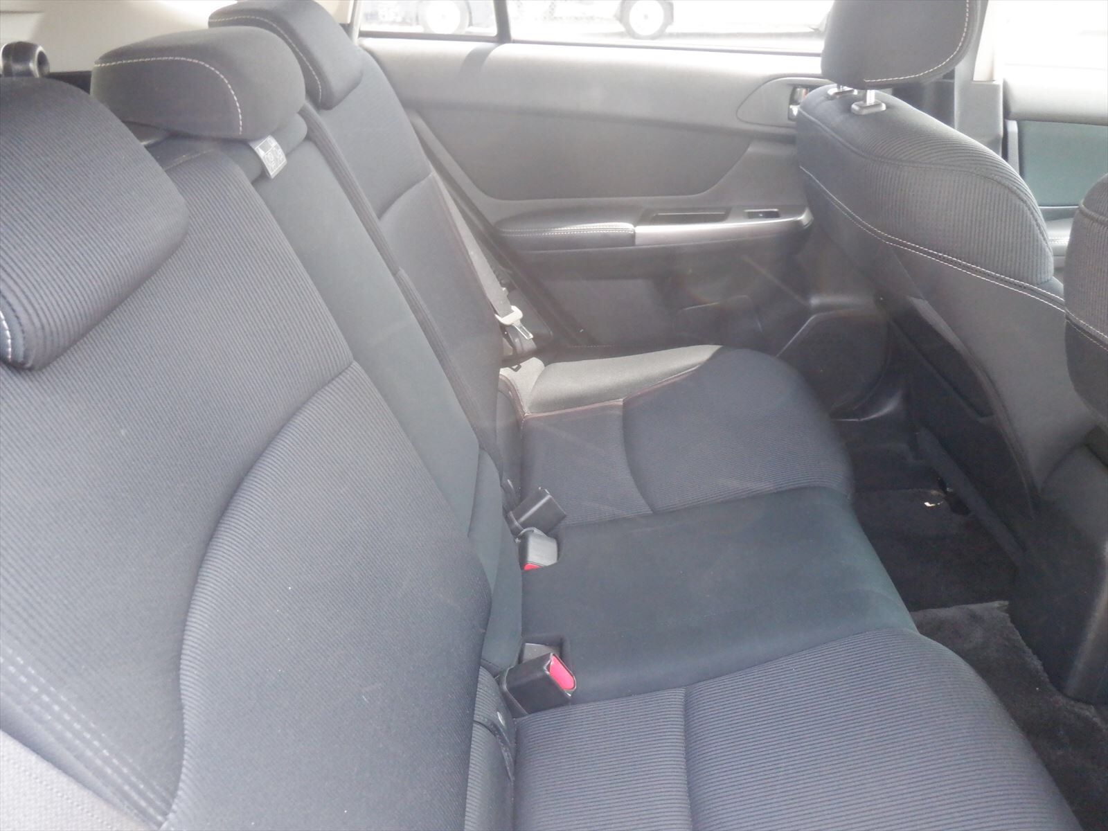 car-img
