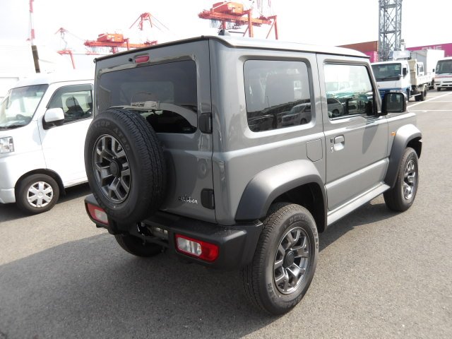 car-img
