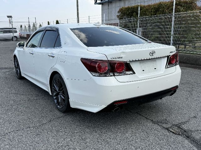 car-img