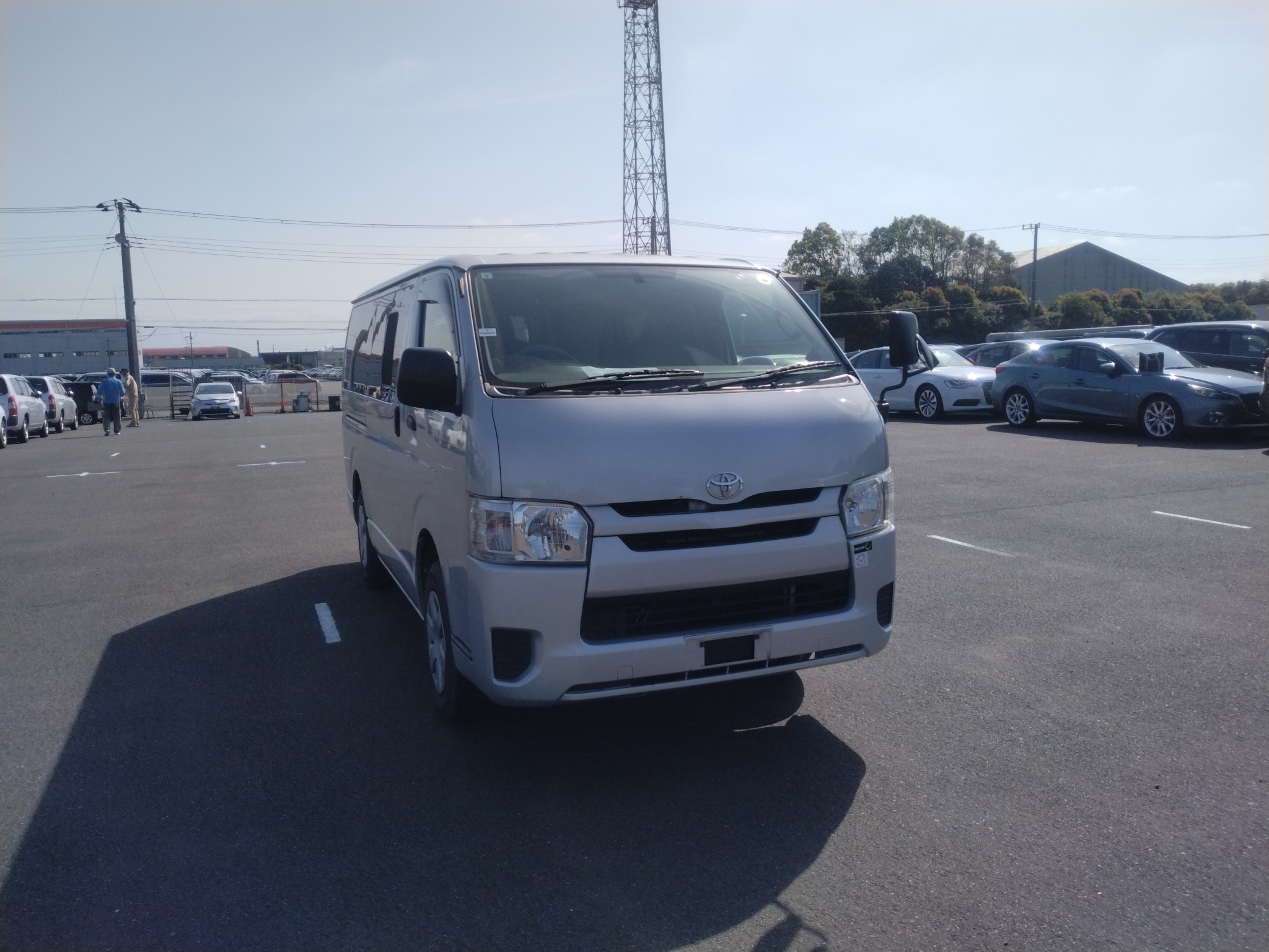 car-img