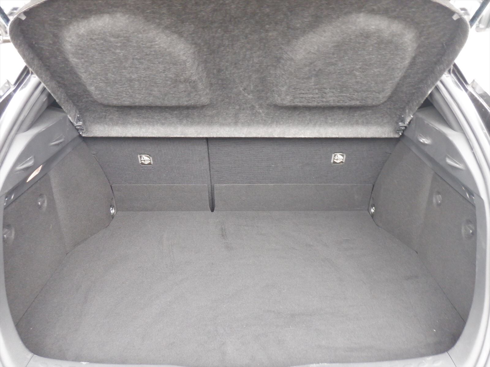 car-img