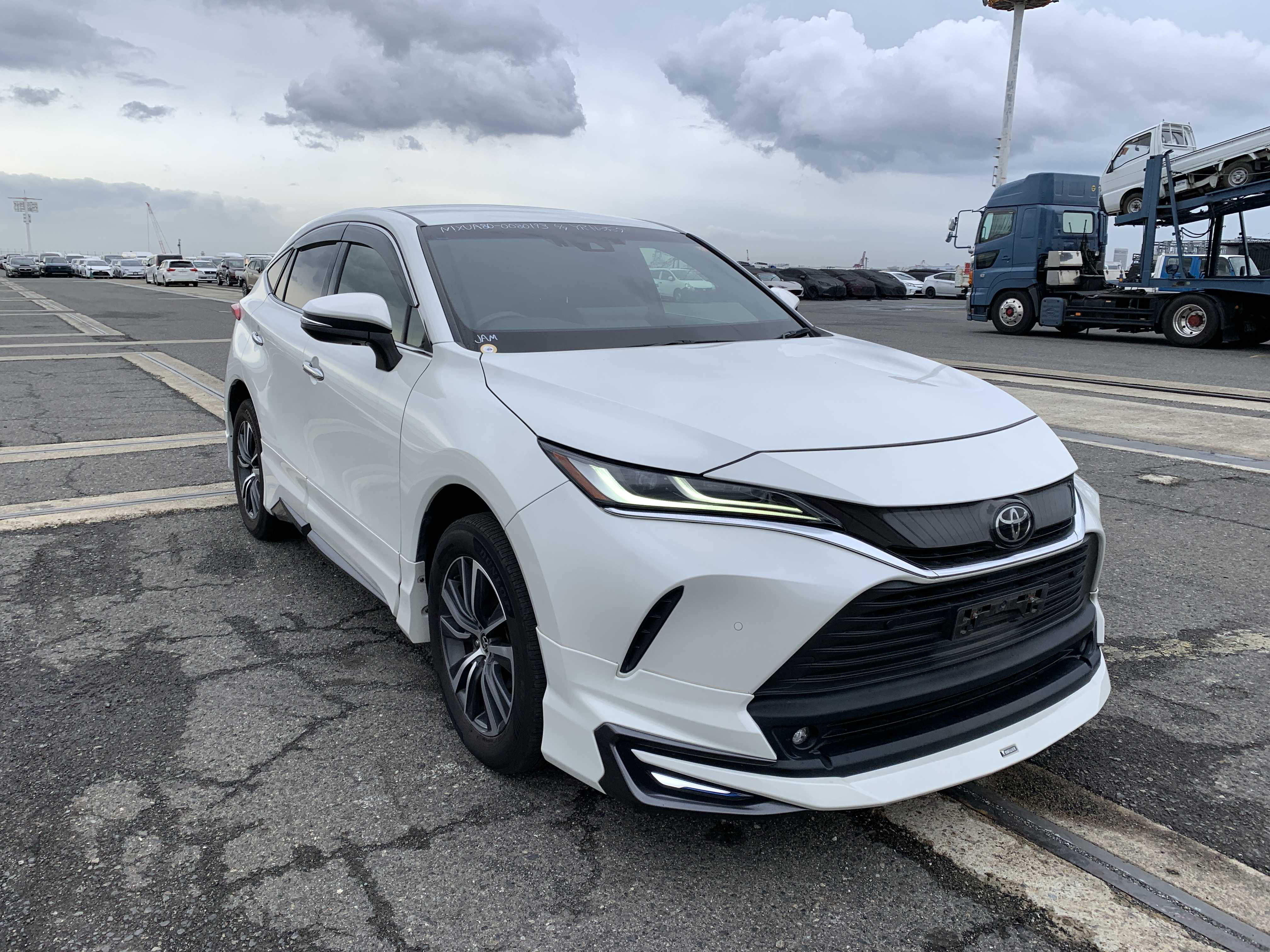 car-img