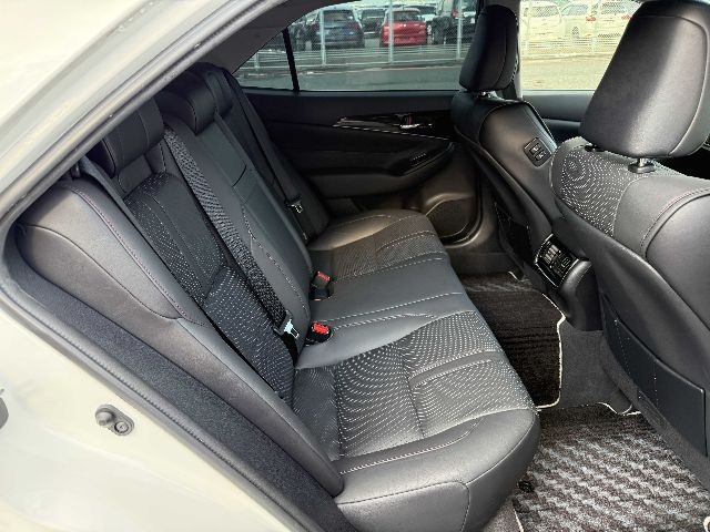 car-img