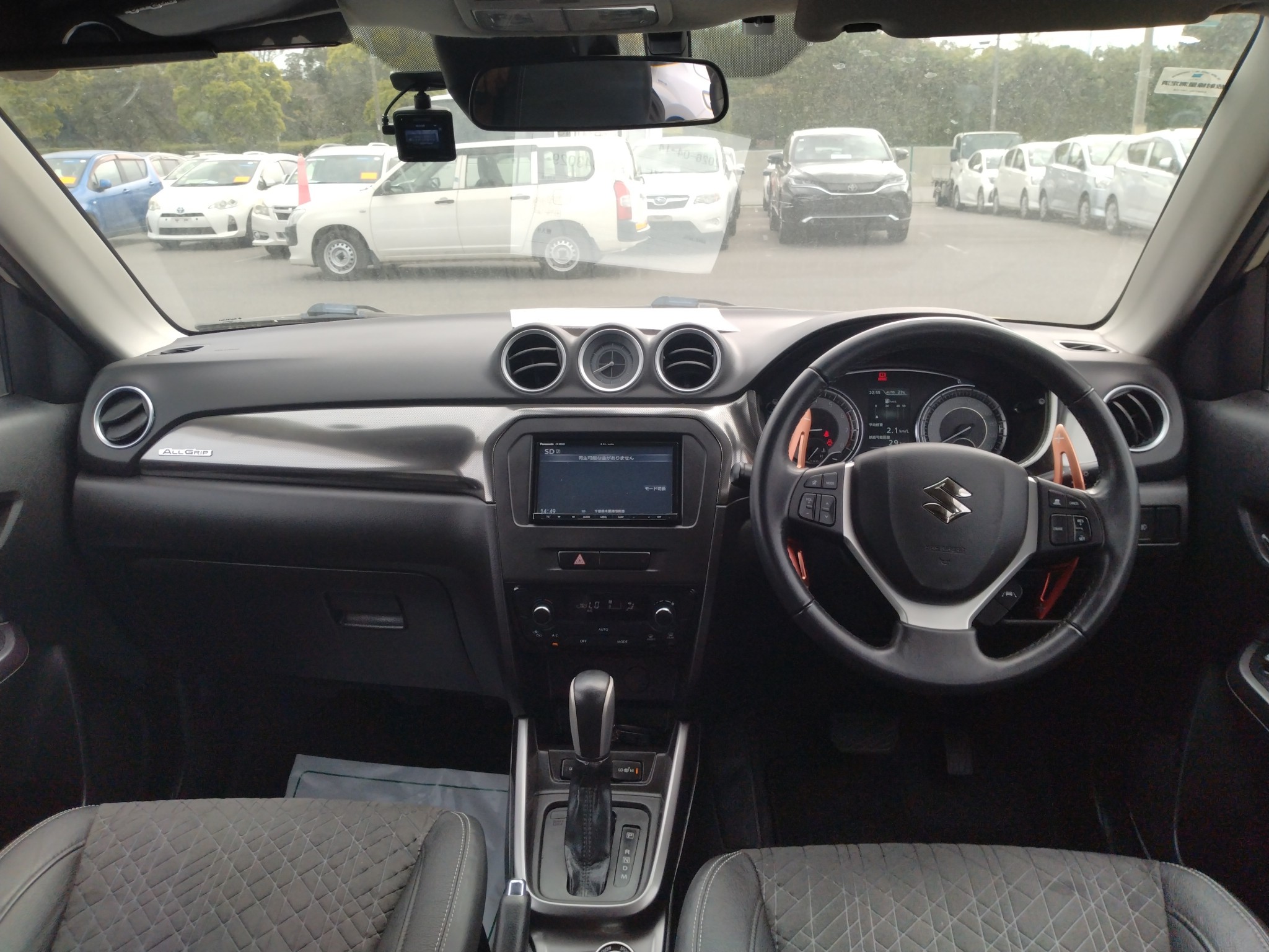car-img