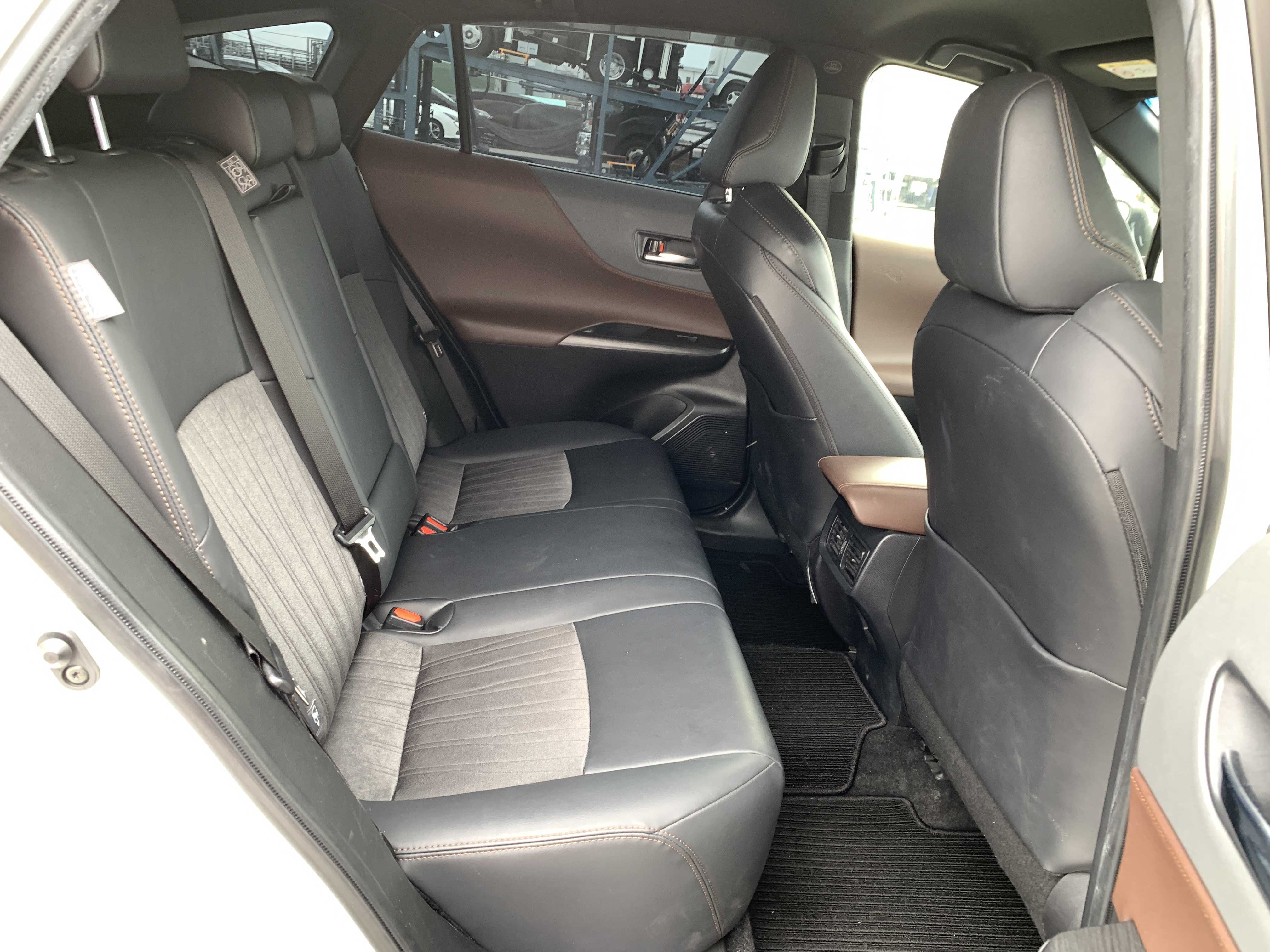 car-img