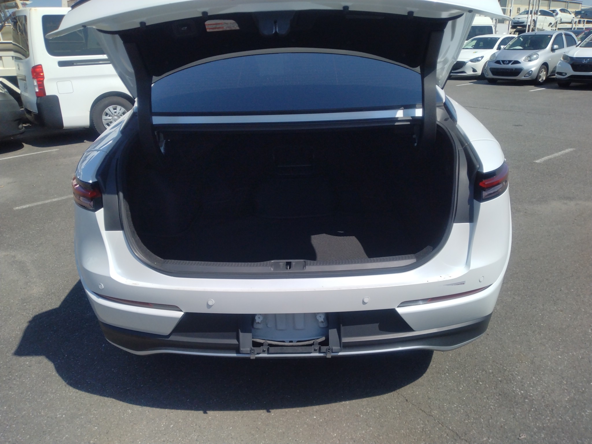 car-img