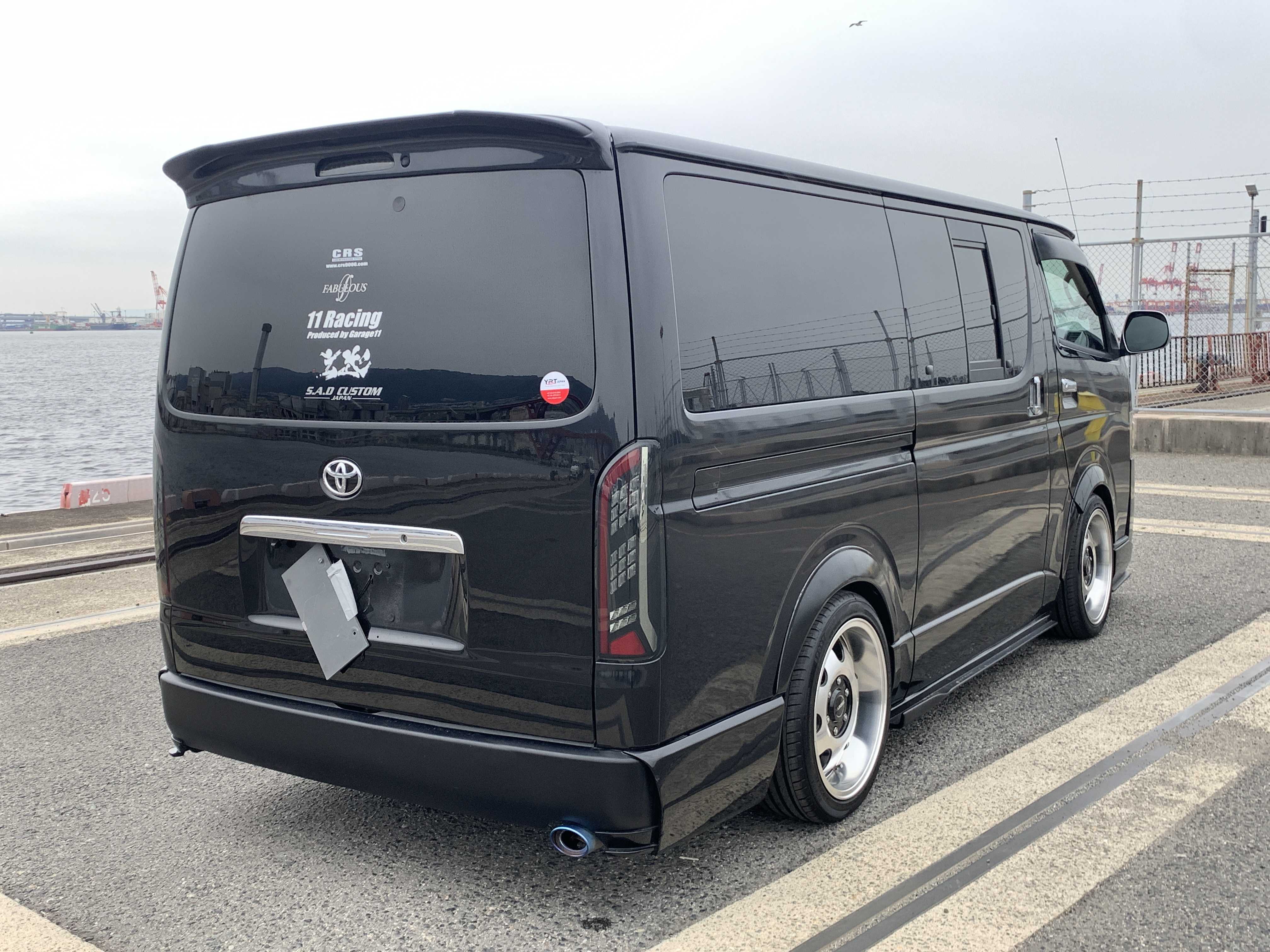 car-img