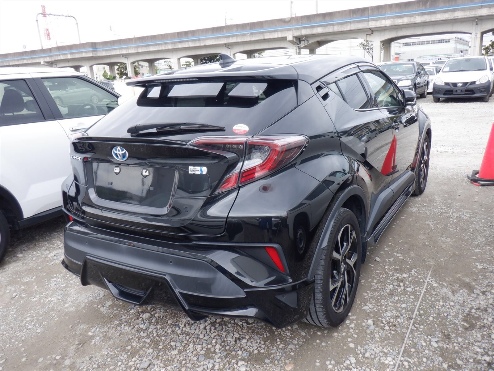 car-img