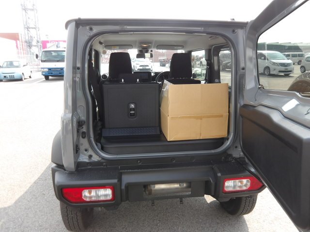car-img