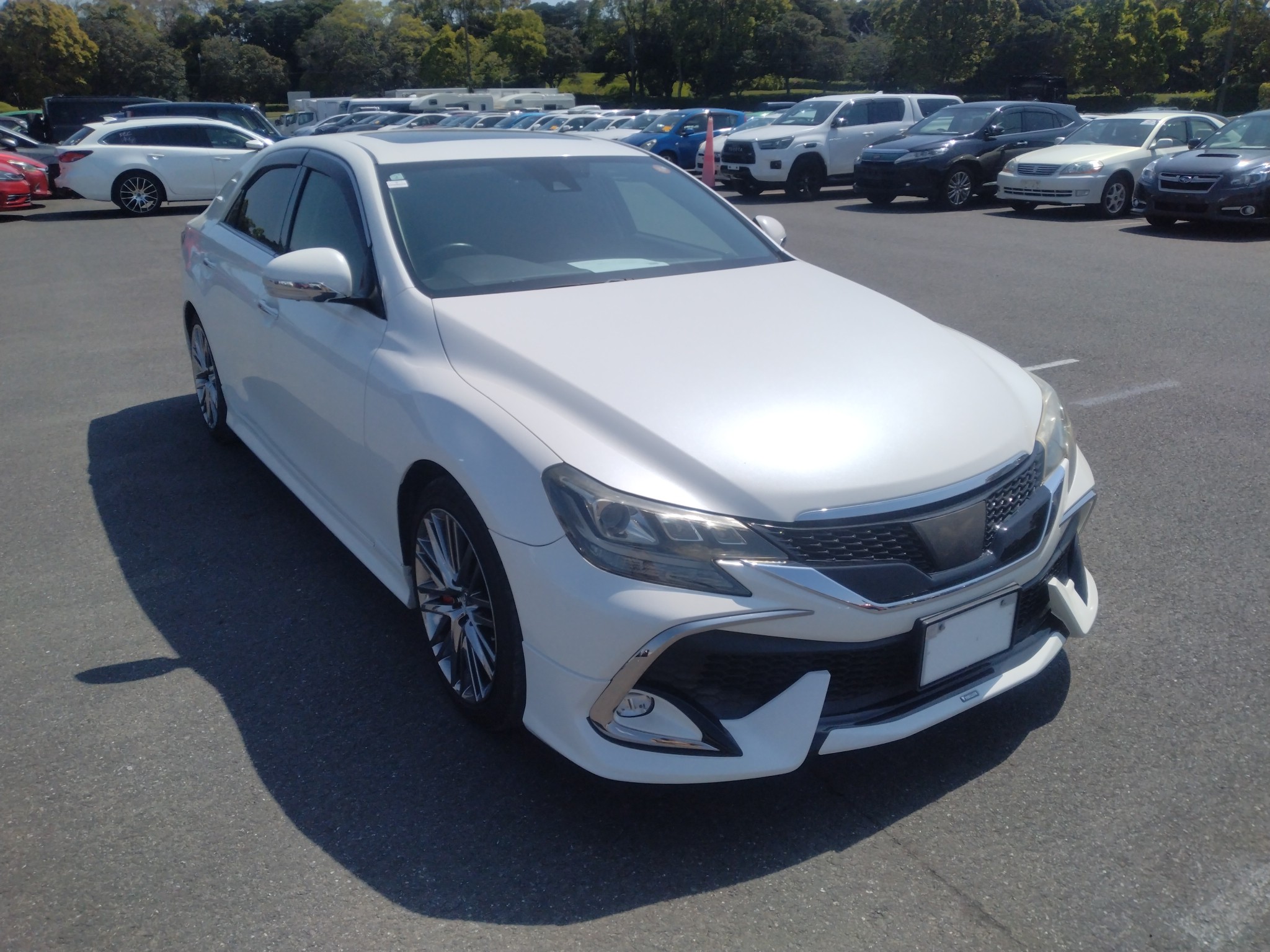 car-img