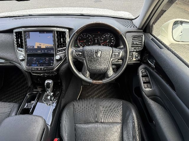 car-img