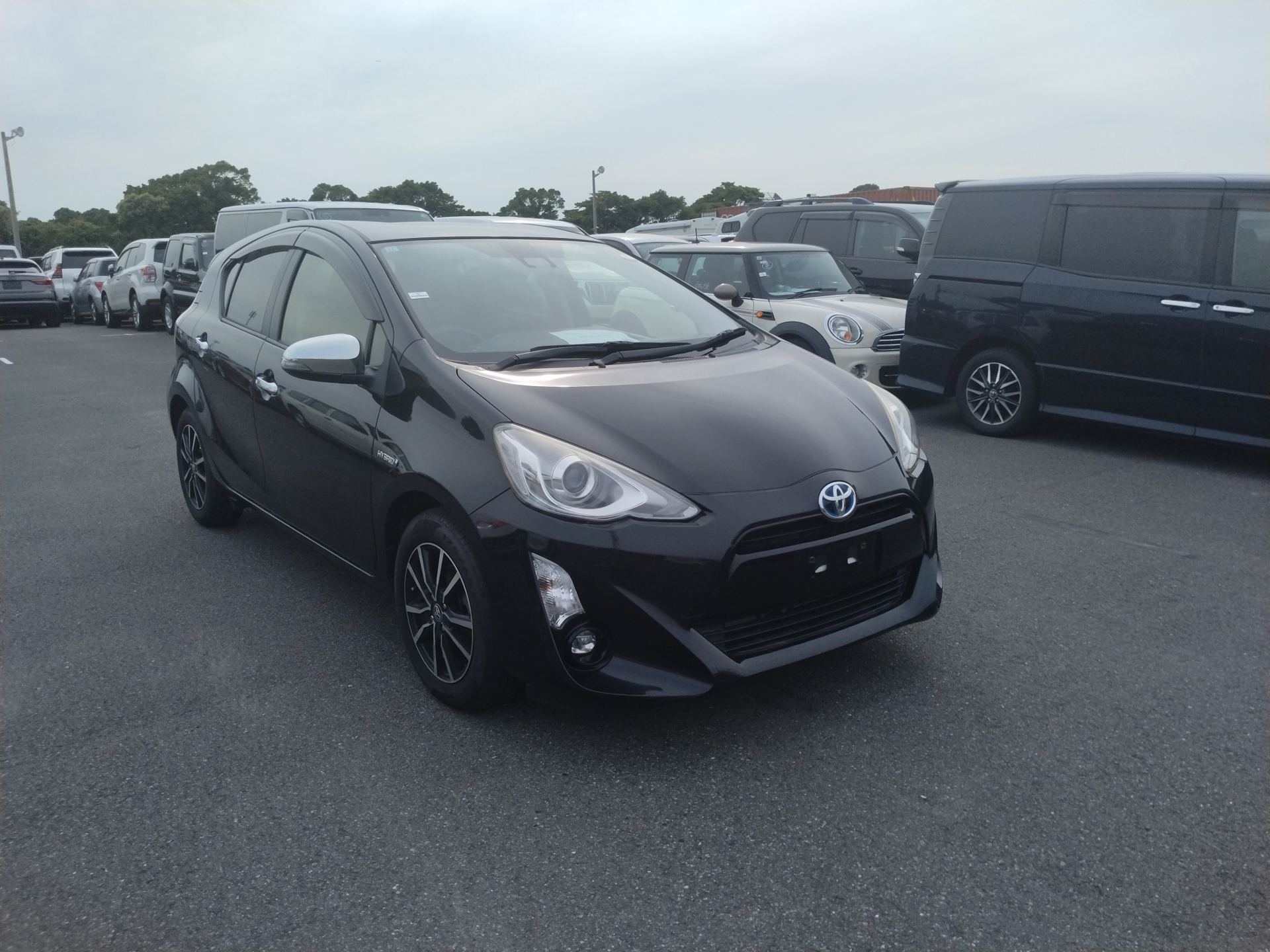 2016 Toyota Aqua, G Black Soft Leather Selection — YRT Stock