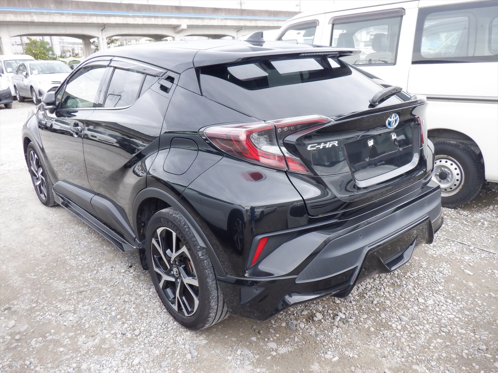 car-img