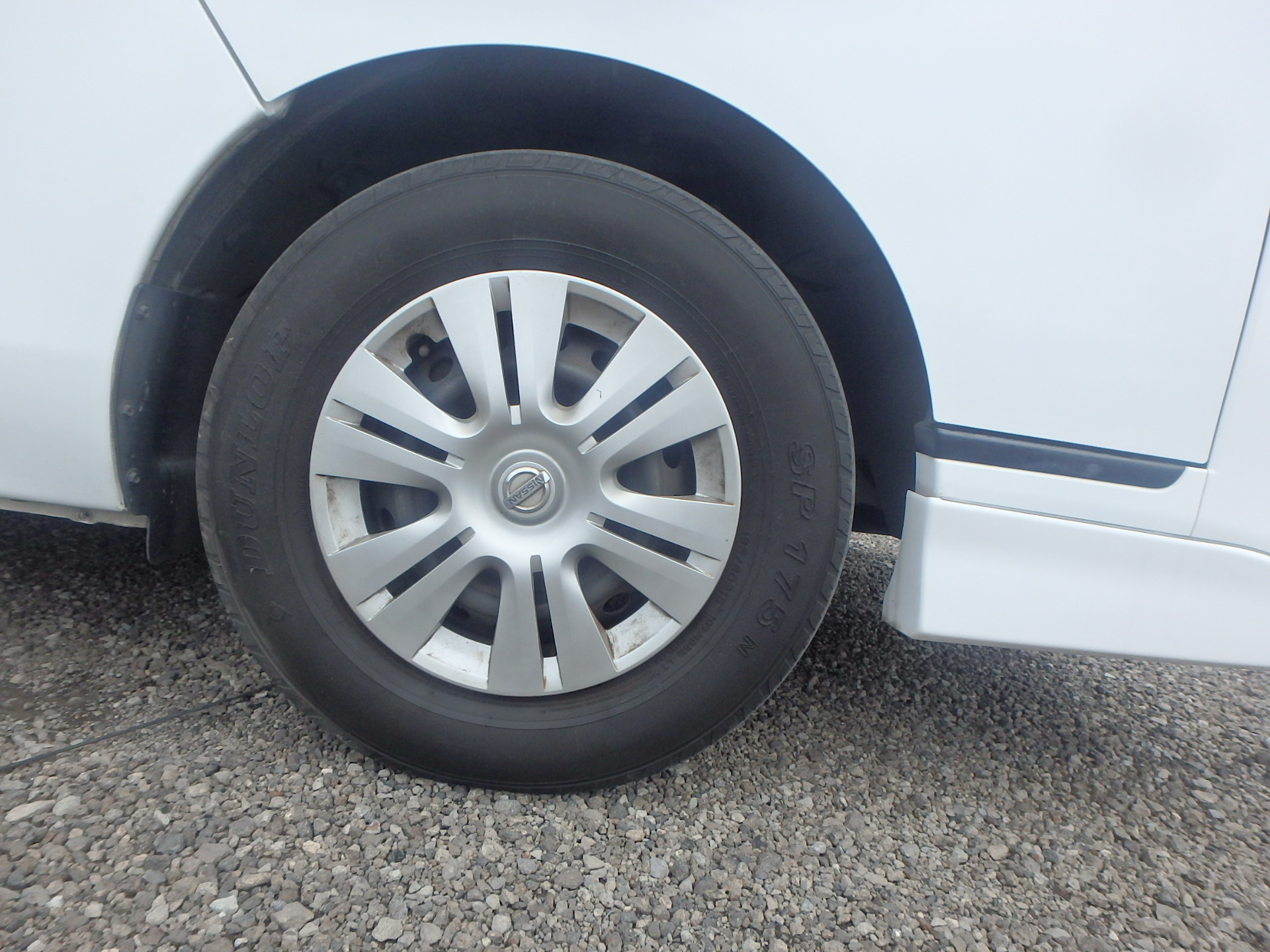car-img