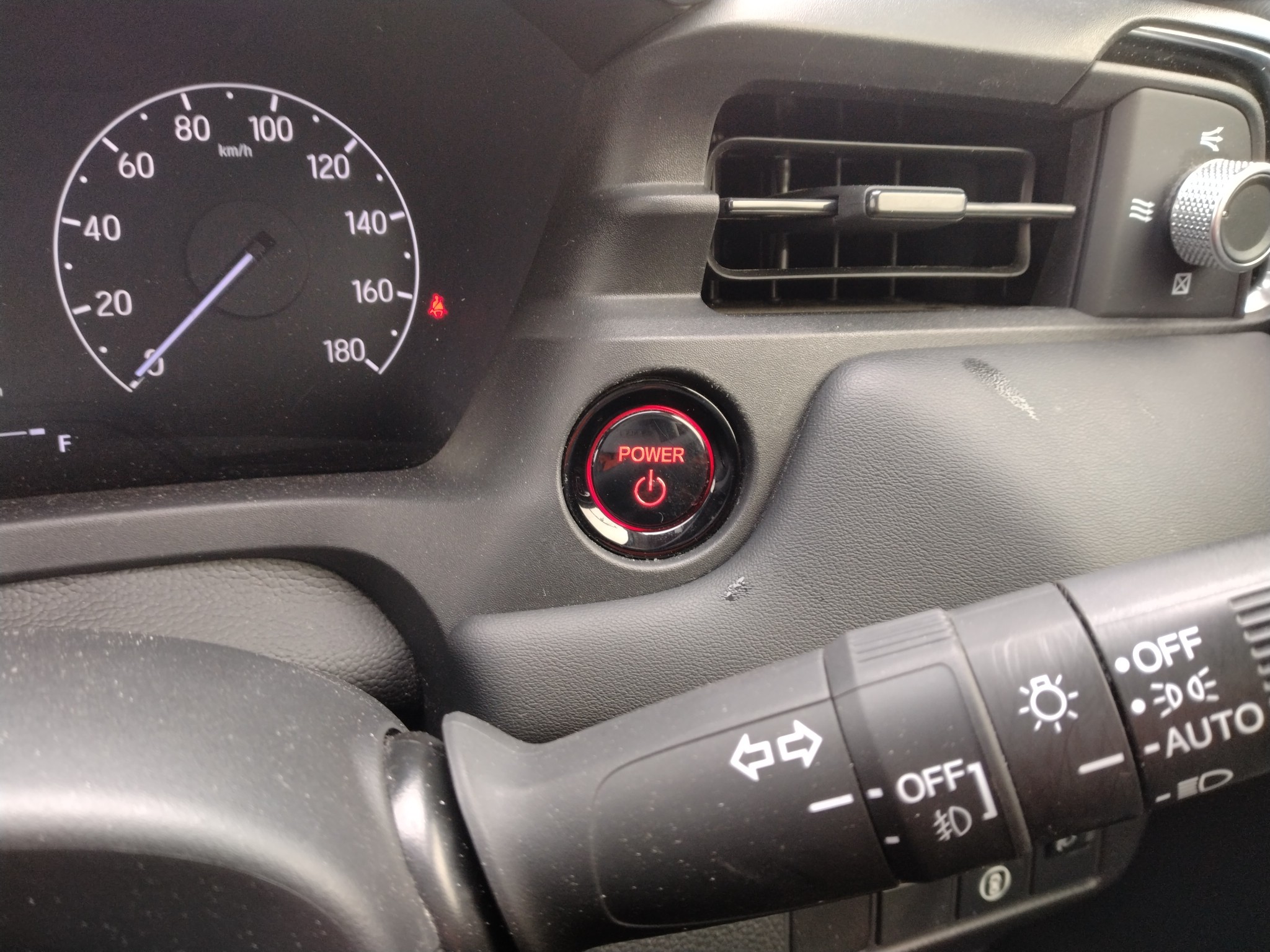 car-img