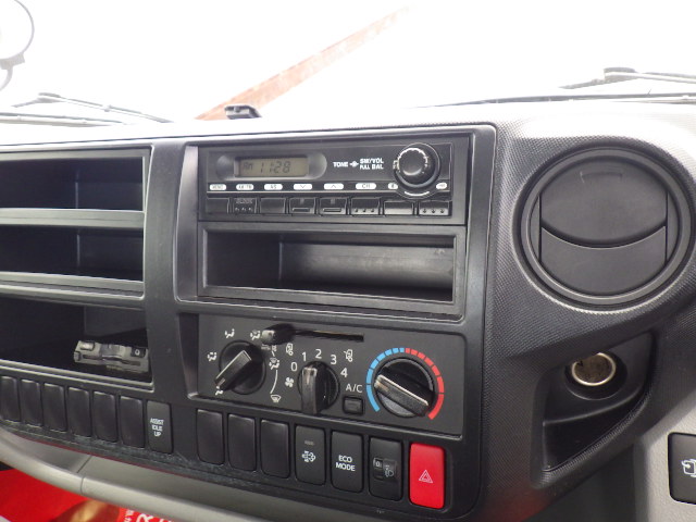 car-img