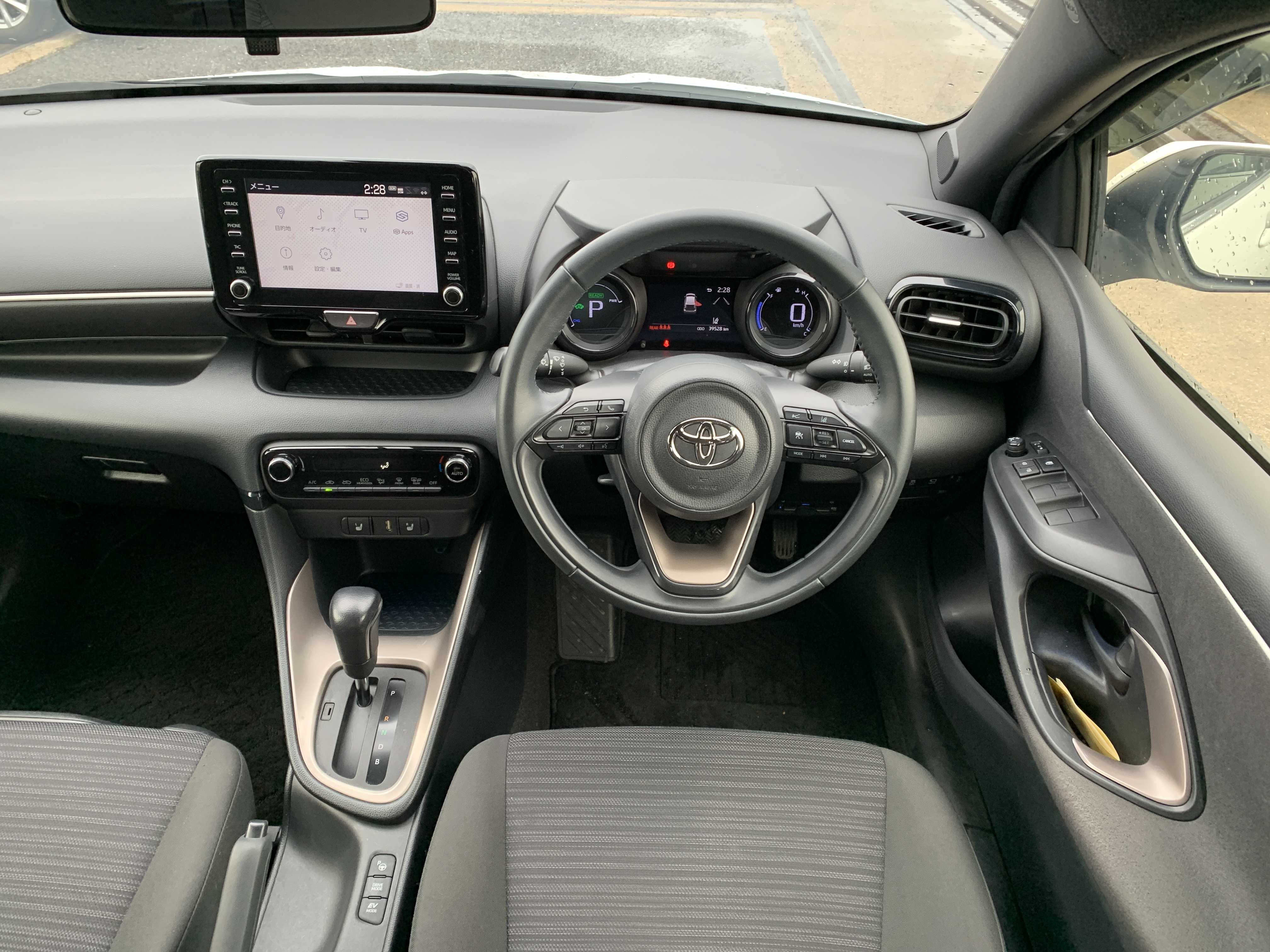 car-img