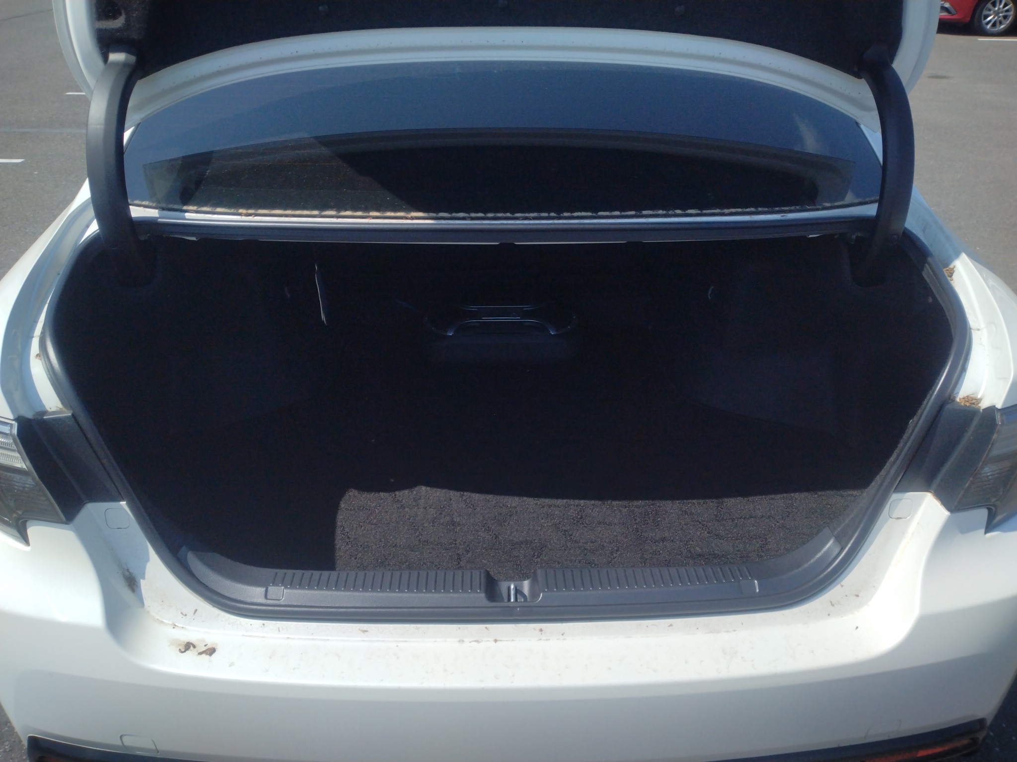 car-img