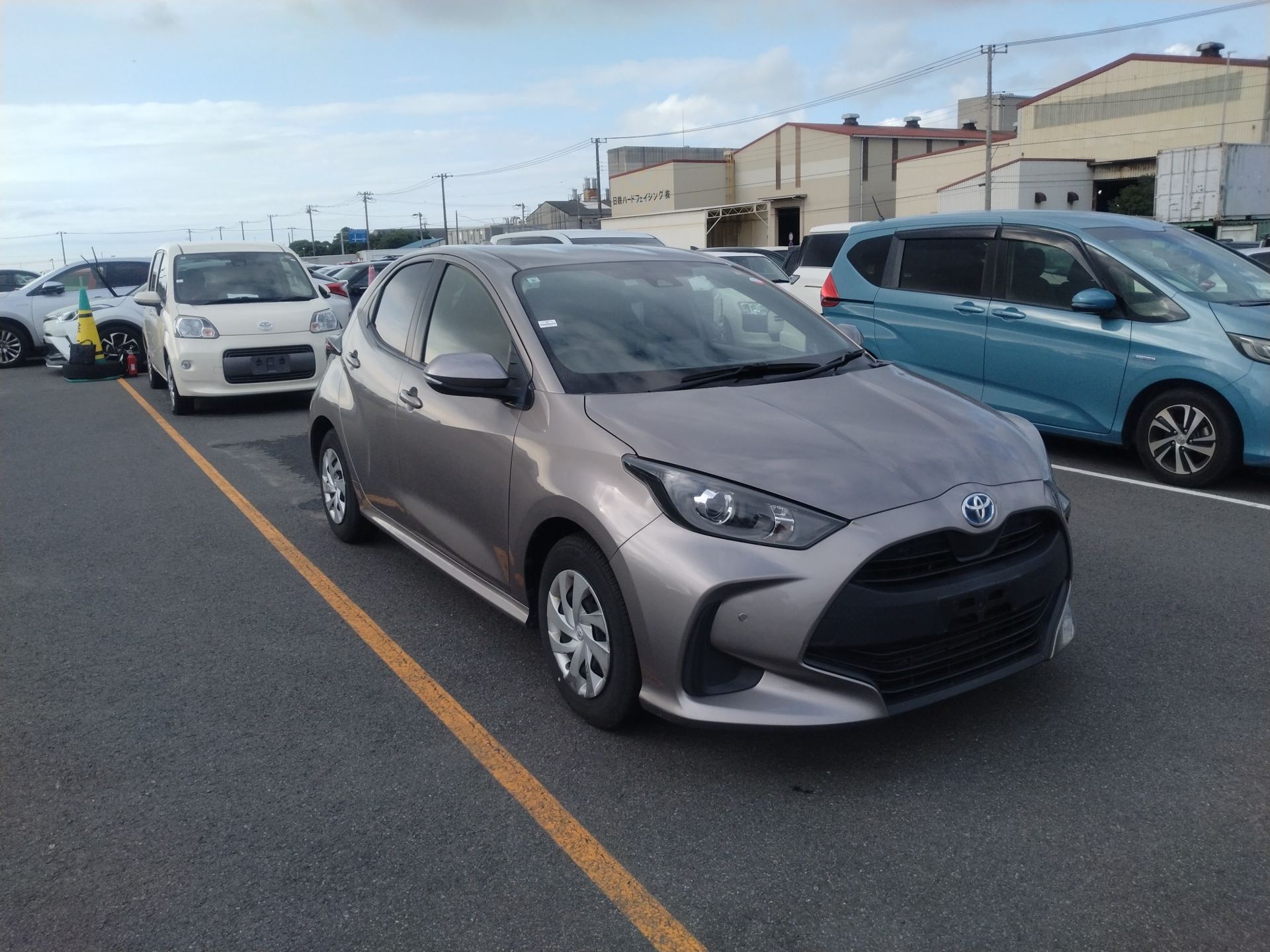 2021 Toyota Yaris, Hybrid X — YRT Stock