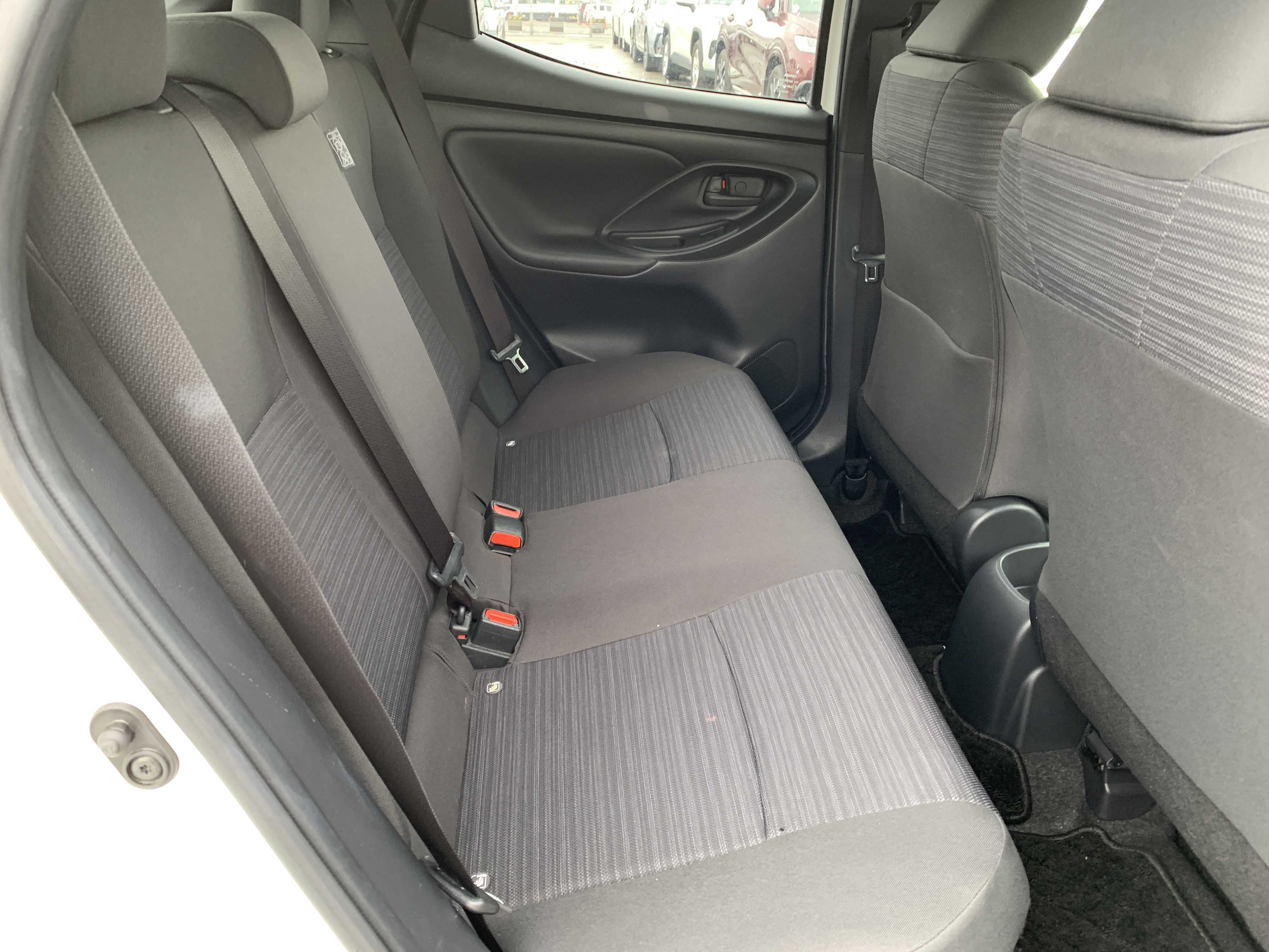car-img