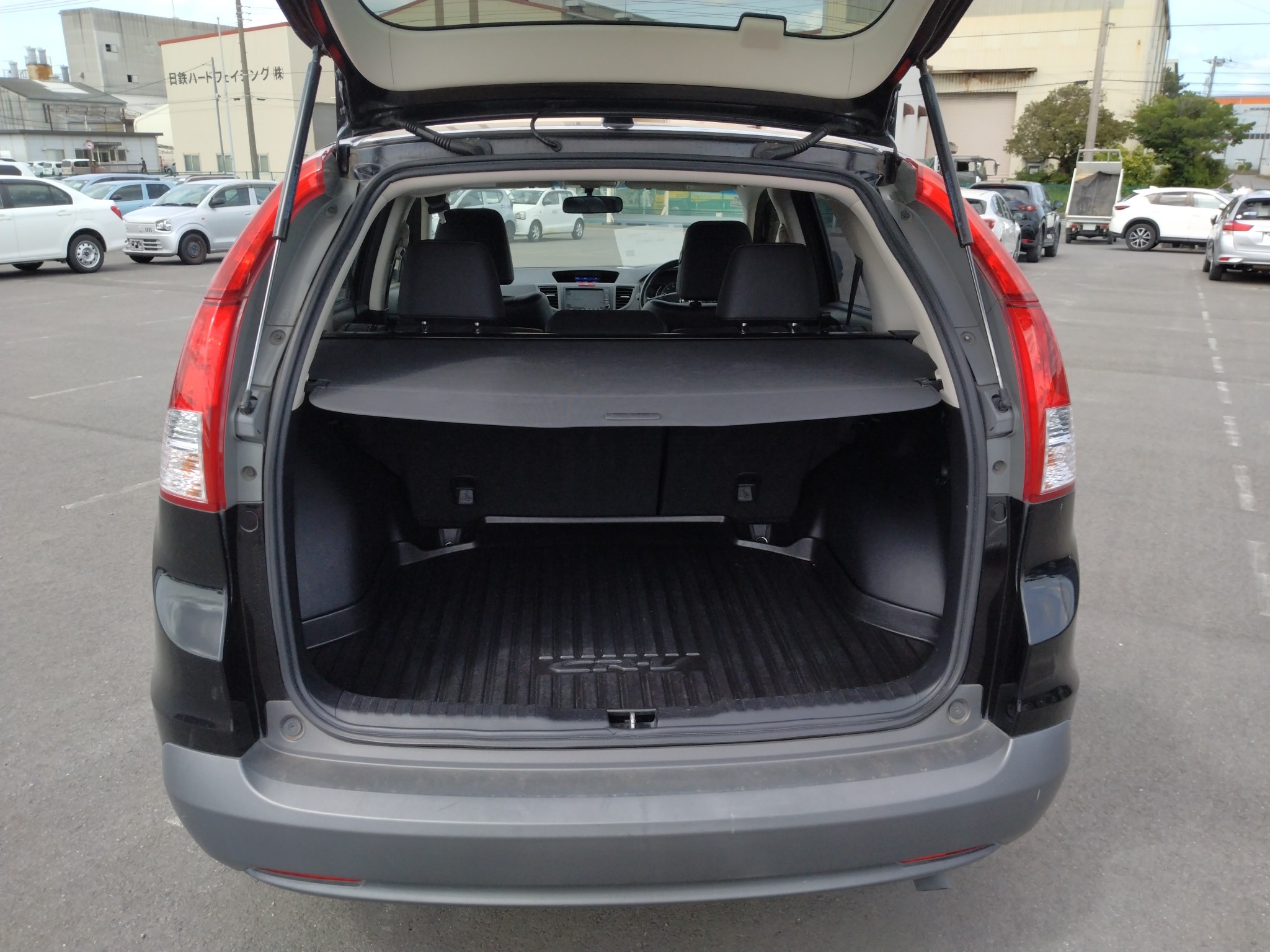 car-img