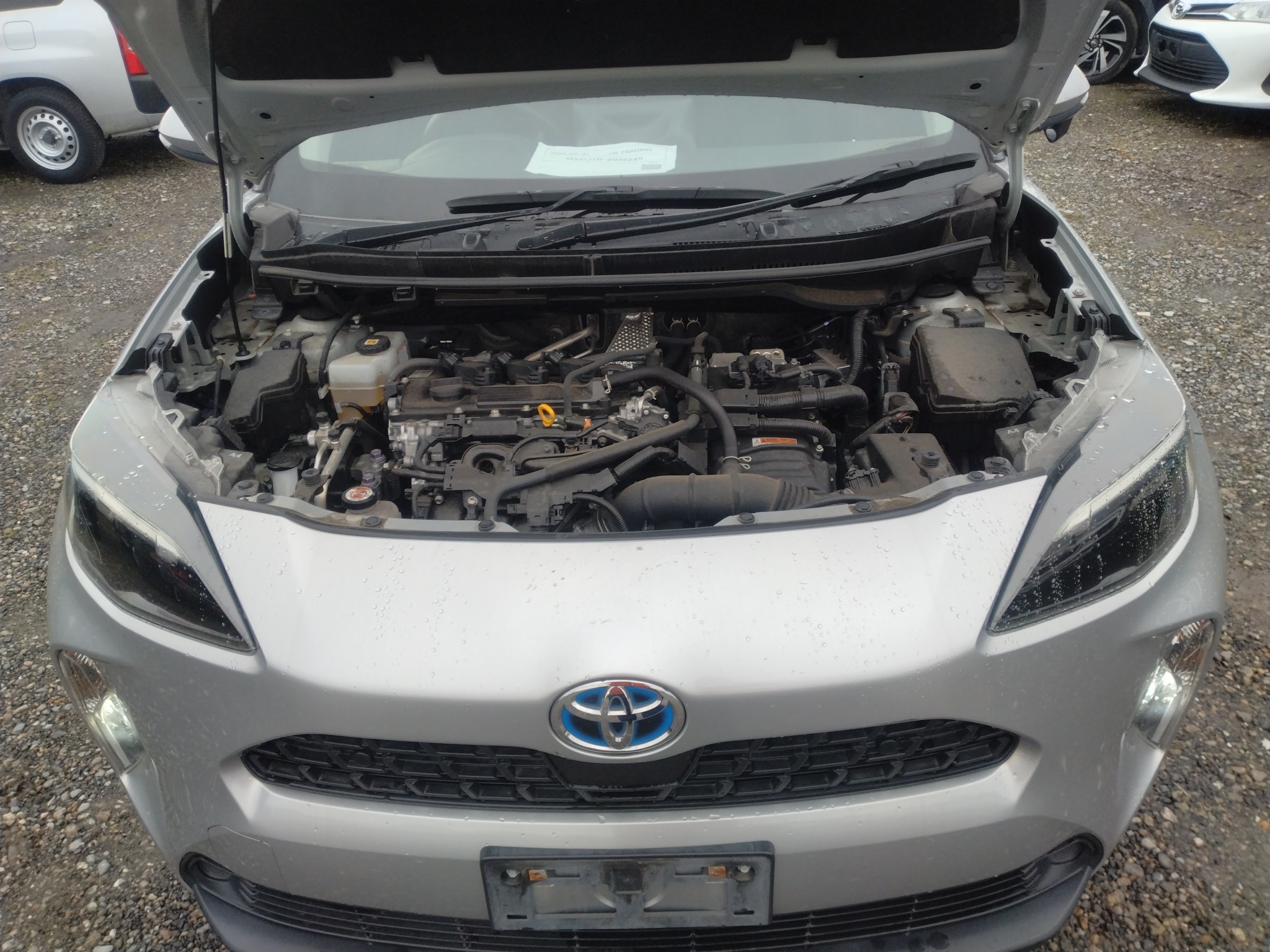 car-img