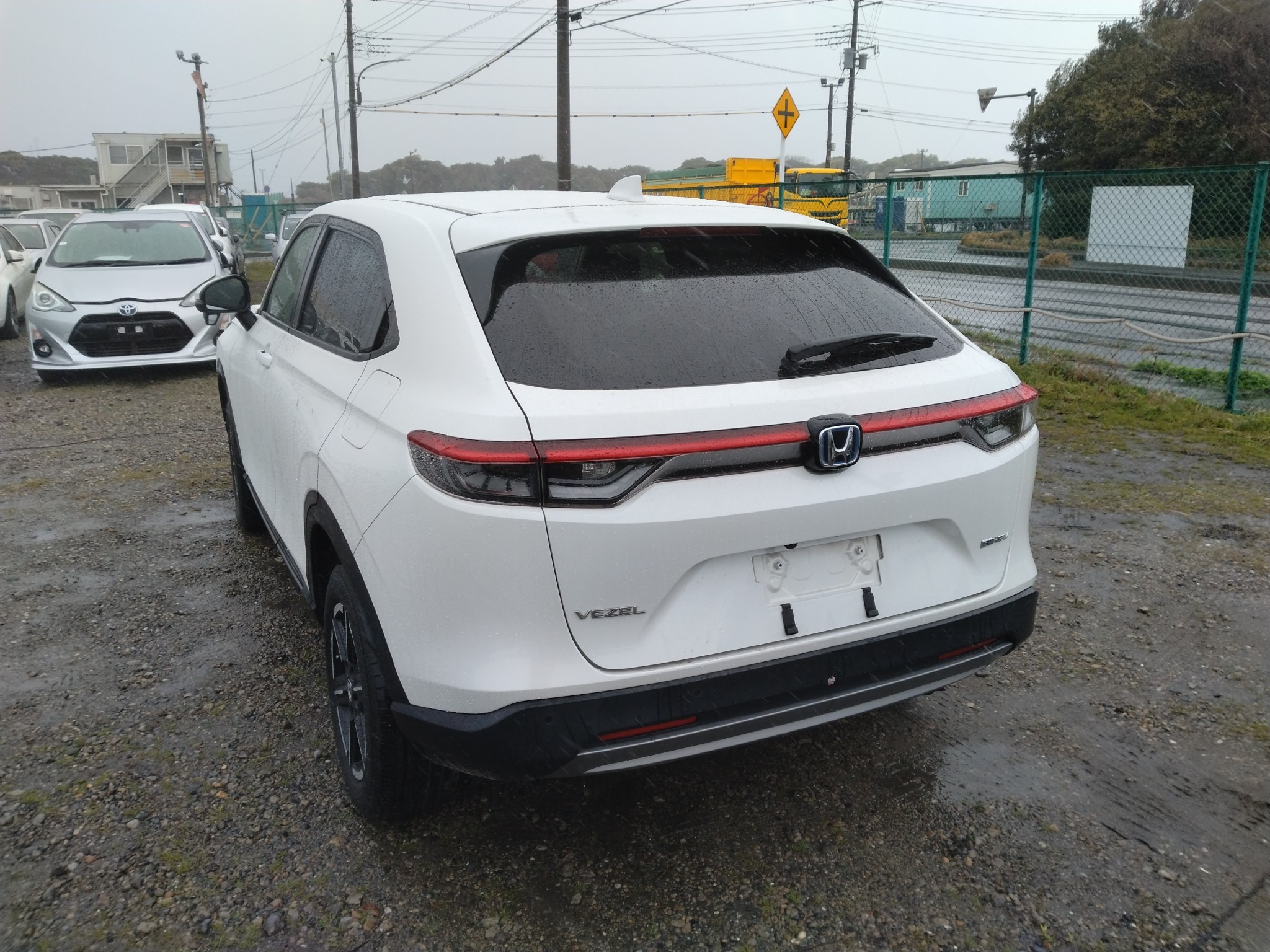 car-img