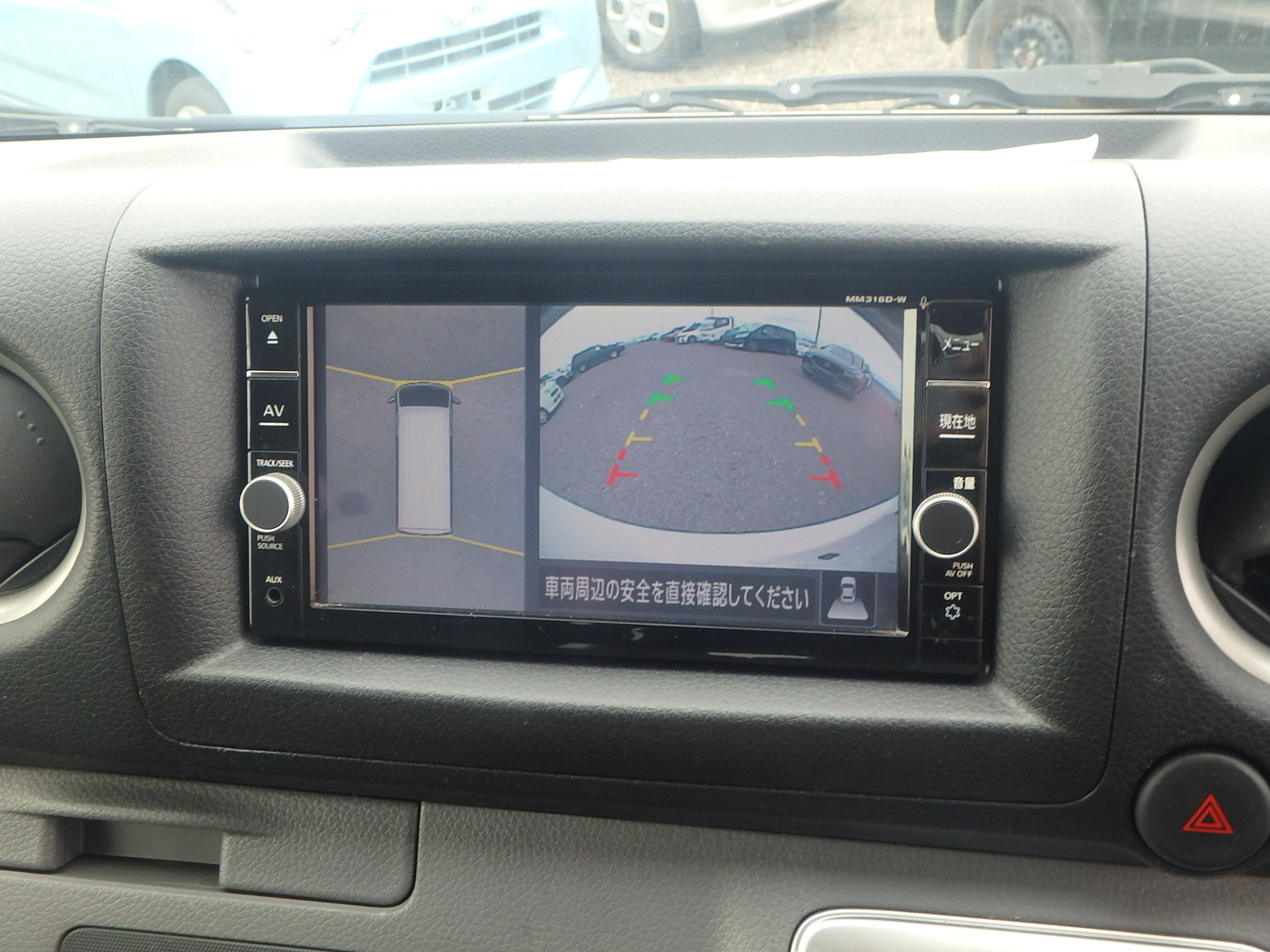 car-img
