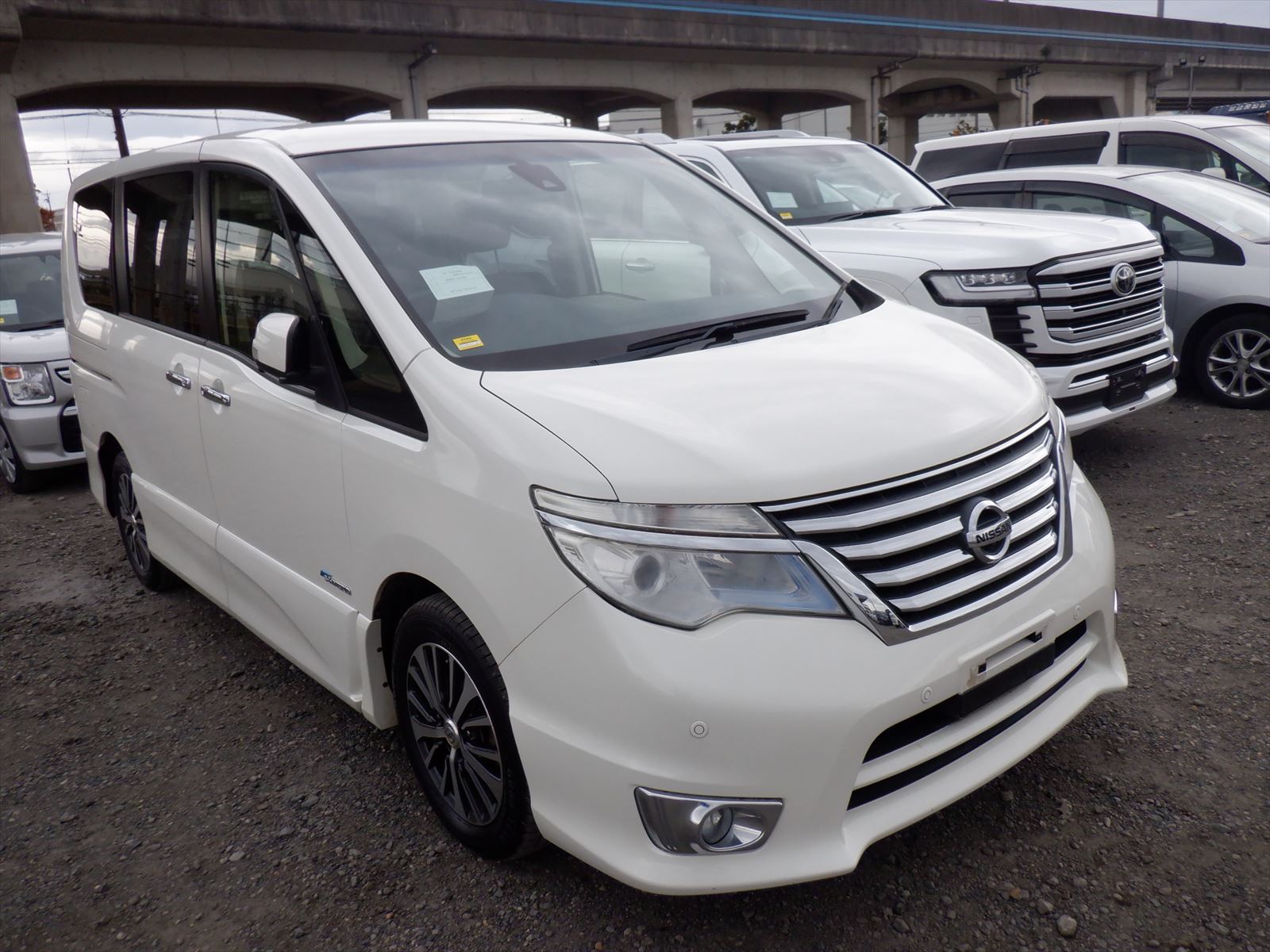 Nissan Serena 2016