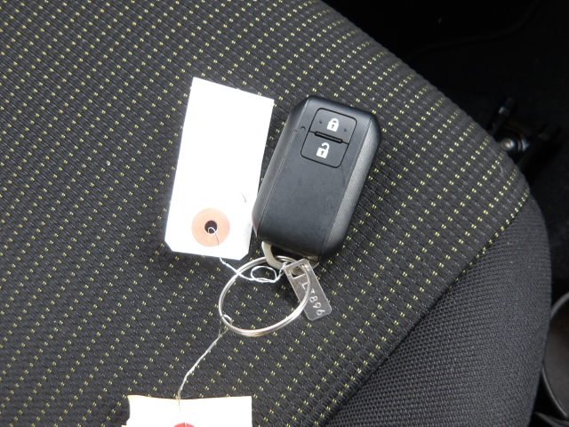 car-img