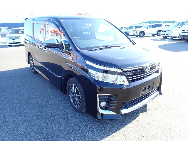 Toyota Voxy 2015