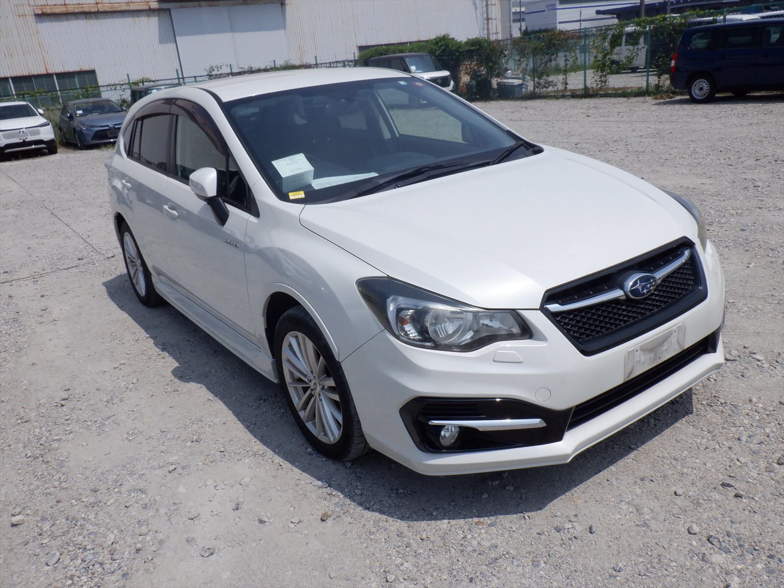 car-img