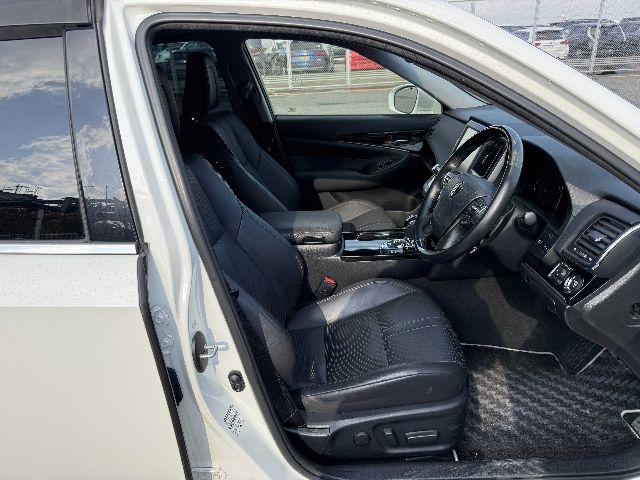 car-img