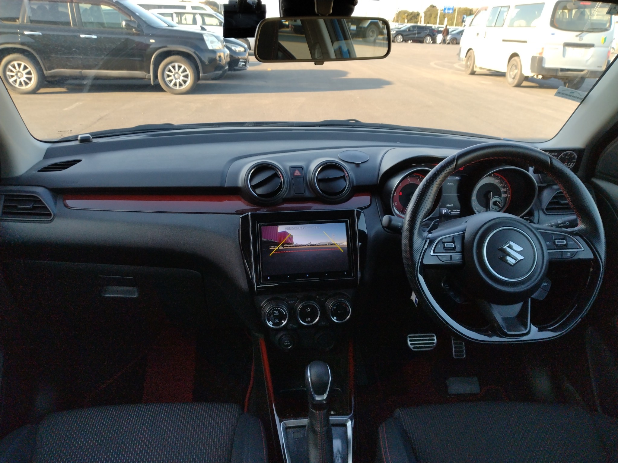car-img