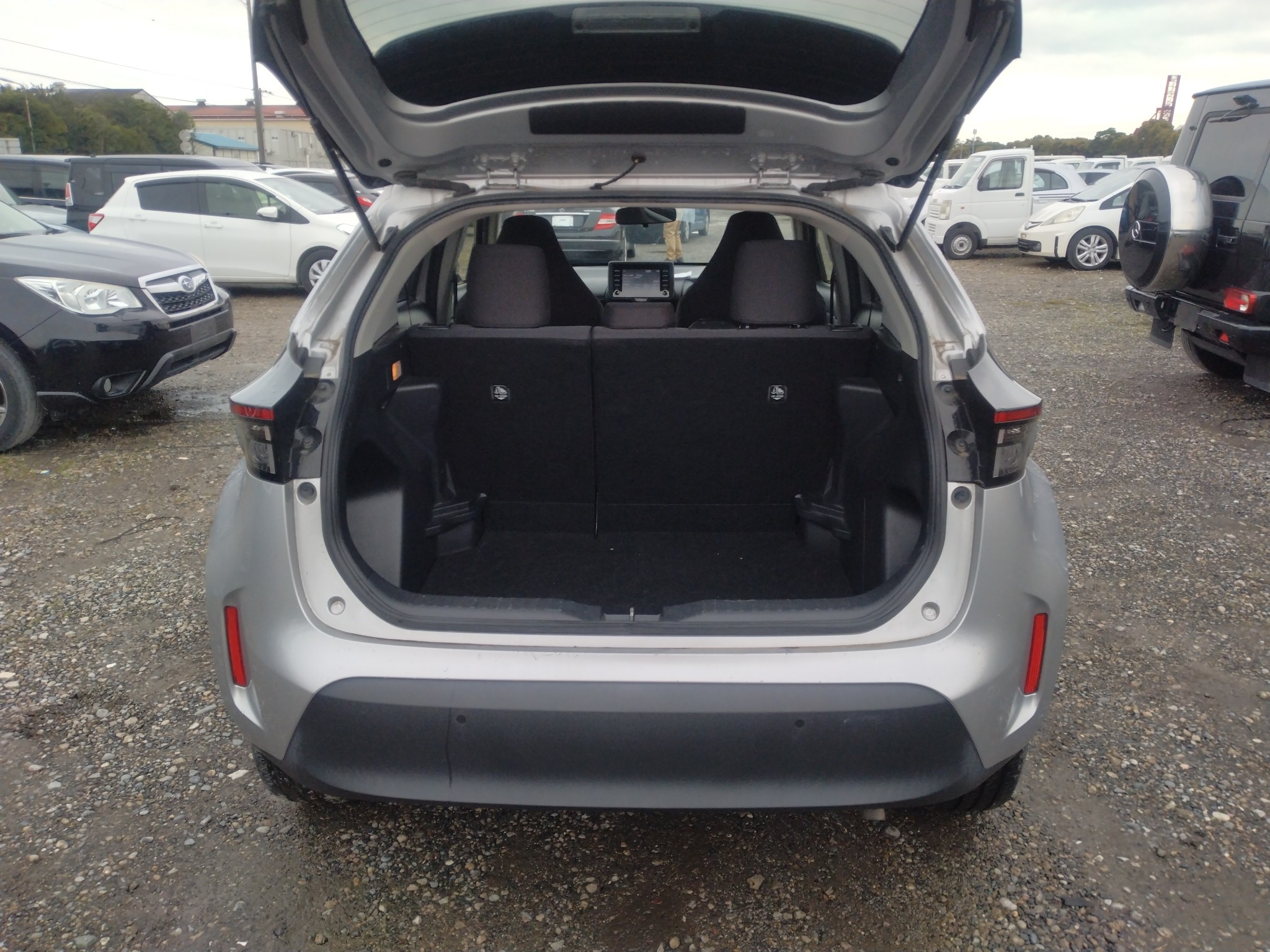 car-img