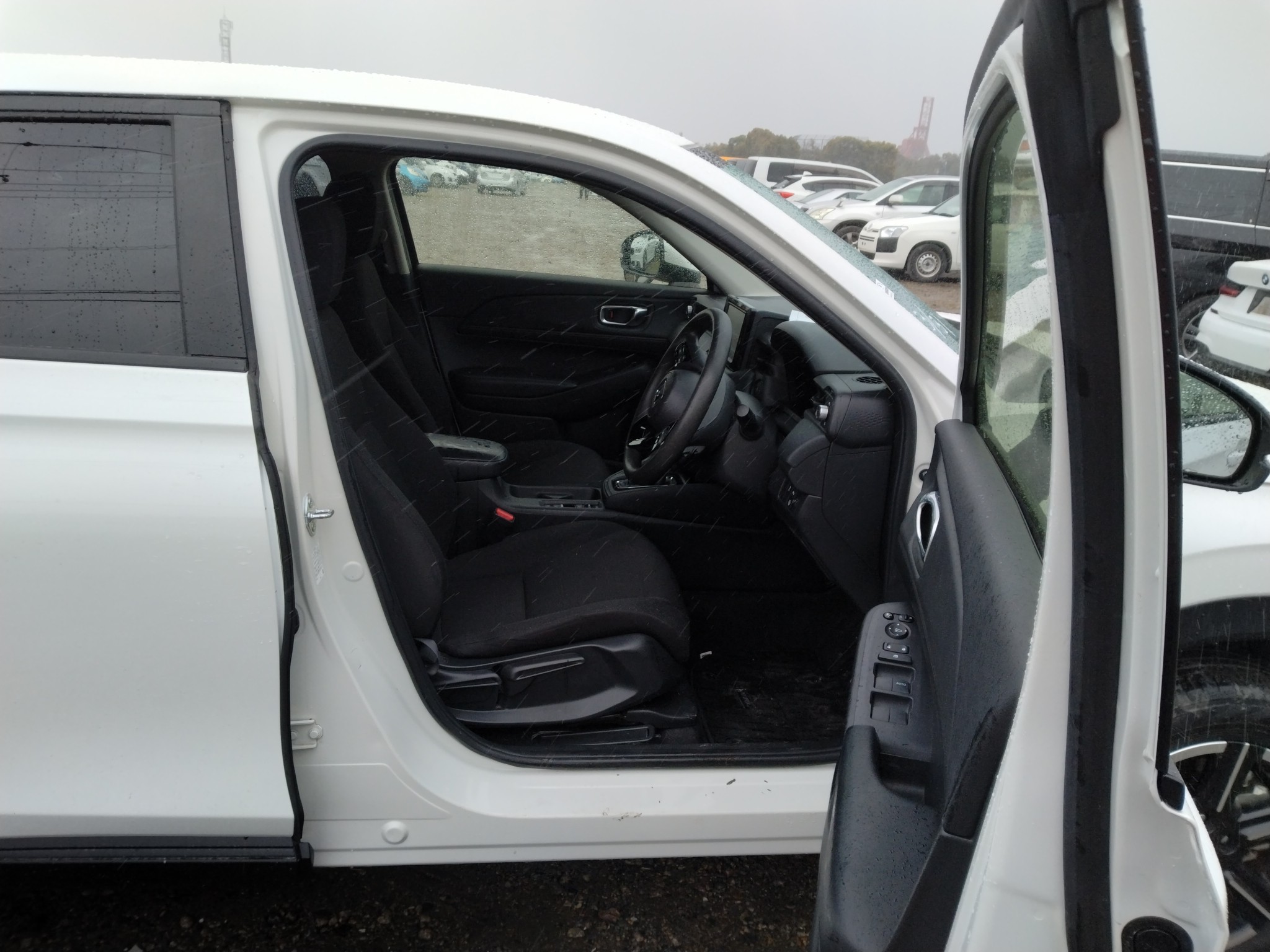 car-img