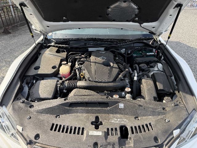 car-img