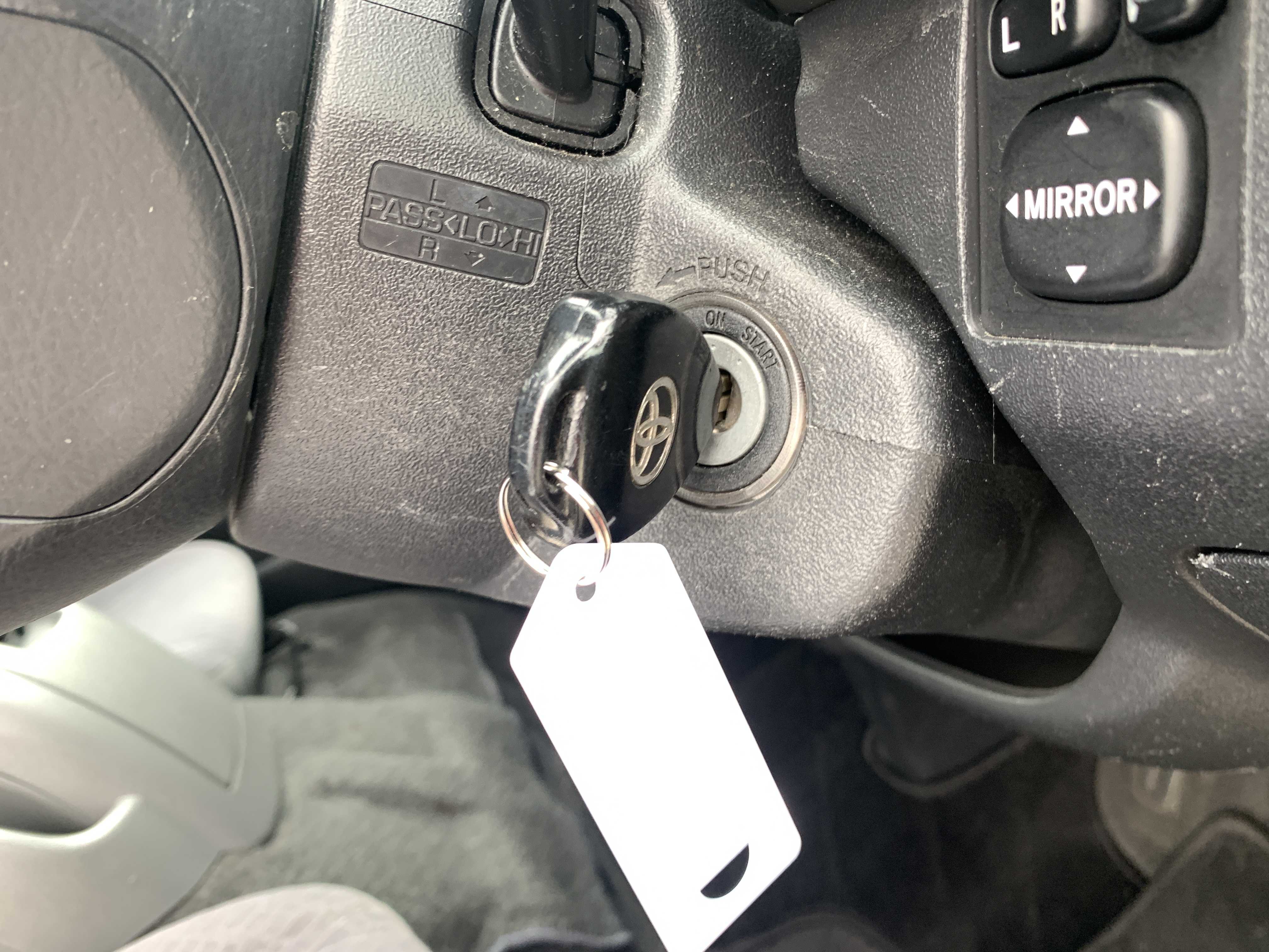 car-img